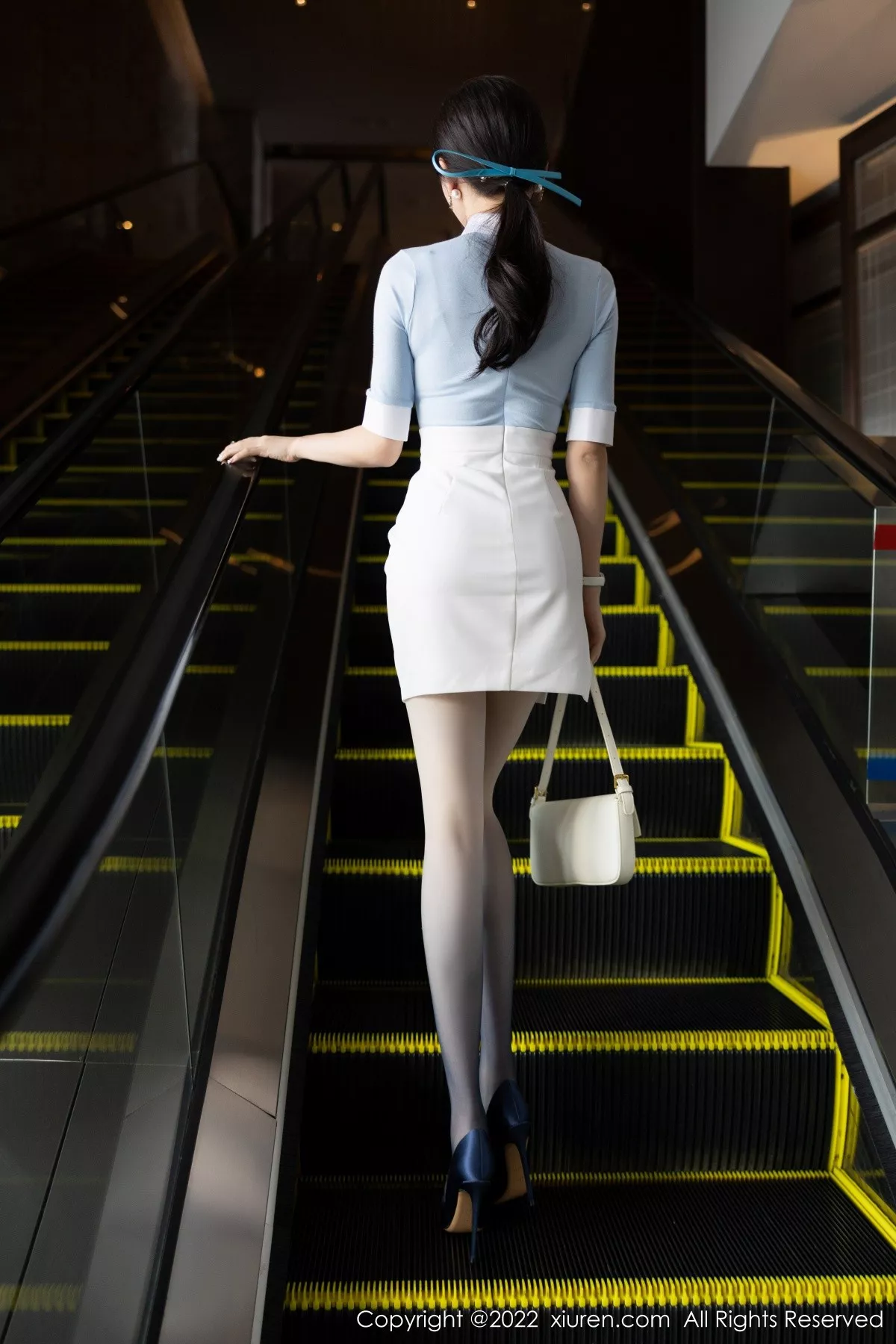 秀人集.com_[XiuRen秀人网]No.5643_女神徐莉芝Booty淡蓝上衣配白短裙露诱人变色丝袜迷人诱惑写真85P