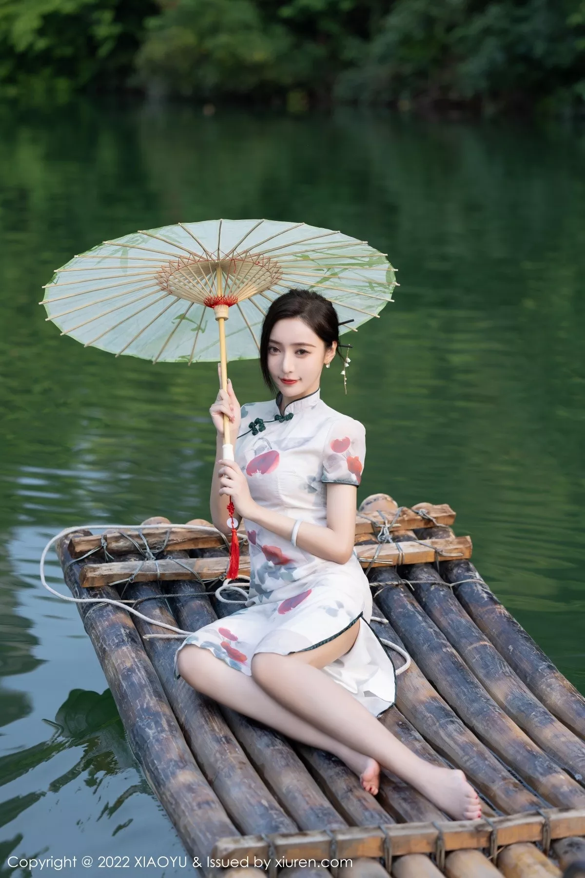 秀人集.com_[XiaoYu画语界]Vol.872_女神王馨瑶杭州旅拍脱旗袍露蓝灰色蕾丝内衣超薄肉丝诱惑写真83P