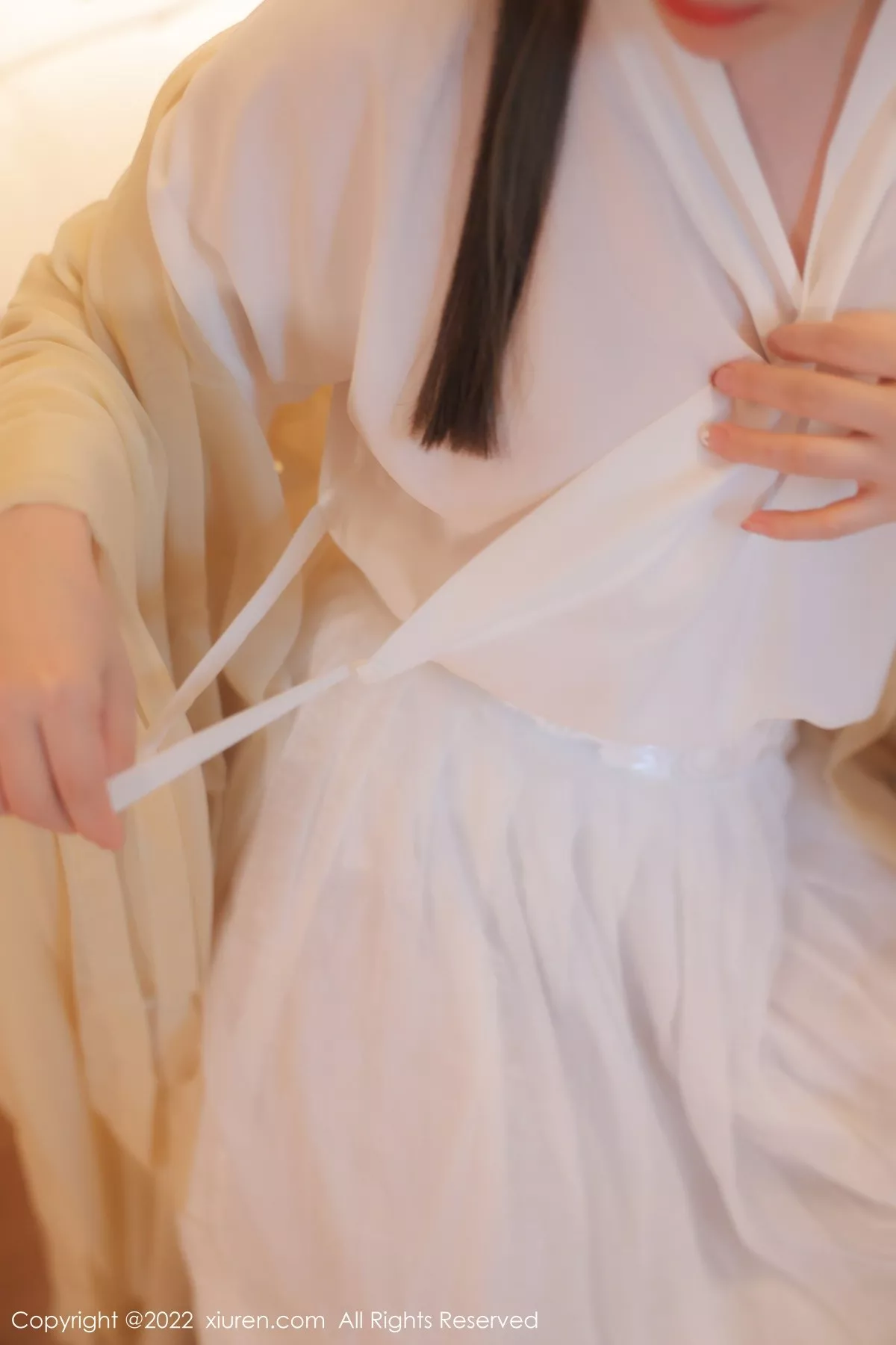 秀人集.com_[XiuRen秀人网]No.5653_模特豆瓣酱私房性感白色古装服饰半脱露白嫩豪乳惹火诱惑写真77P