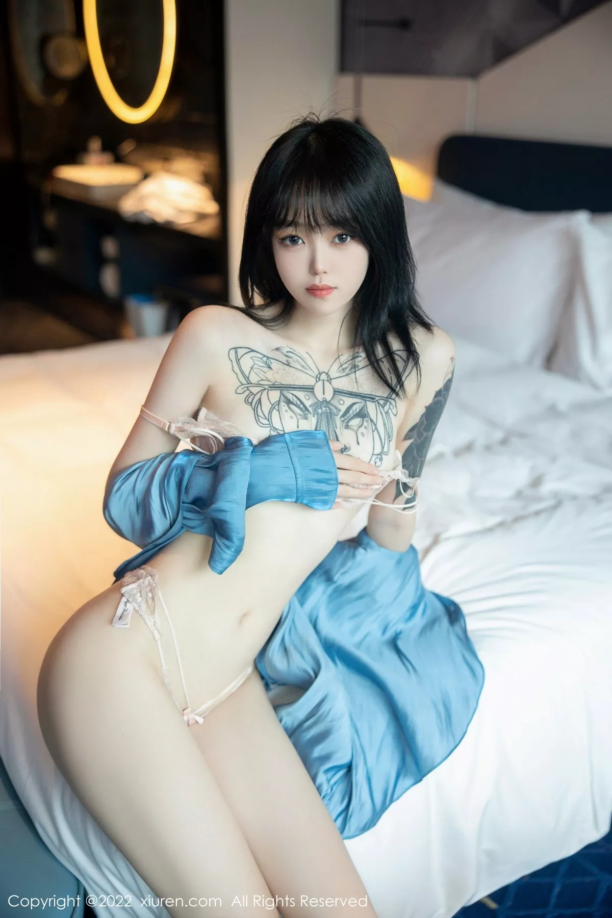 秀人集.com_[XiuRen秀人网]No.5662_模特奶瓶性感蓝色上衣配牛仔短裙半脱露浅色蕾丝内衣诱惑写真97P