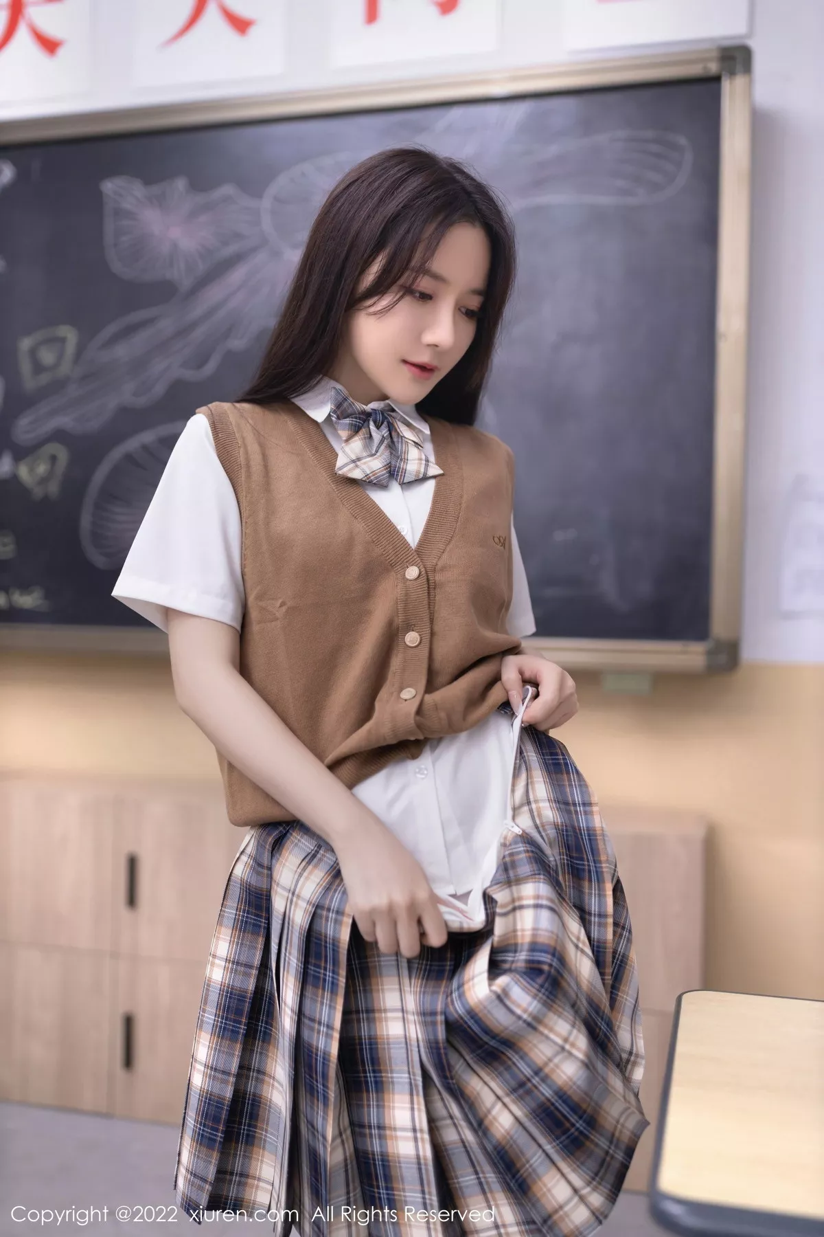 秀人集.com_[XiuRen秀人网]No.5673_模特鱼子酱Fish教师回忆录主题性感白色内衣秀完美身材诱惑写真80P