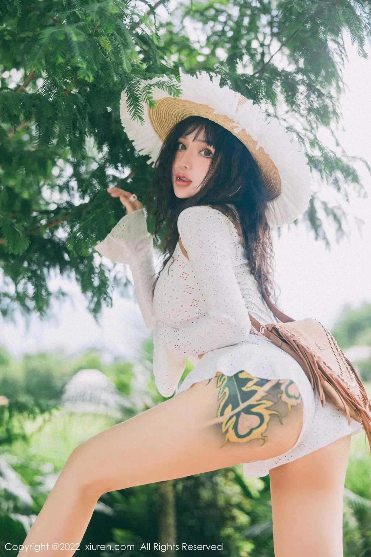 秀人集.com_[XiuRen秀人网]No.5683_模特文静儿户外性感白色缕空服饰秀魔鬼身材浑圆翘臀诱惑写真84P