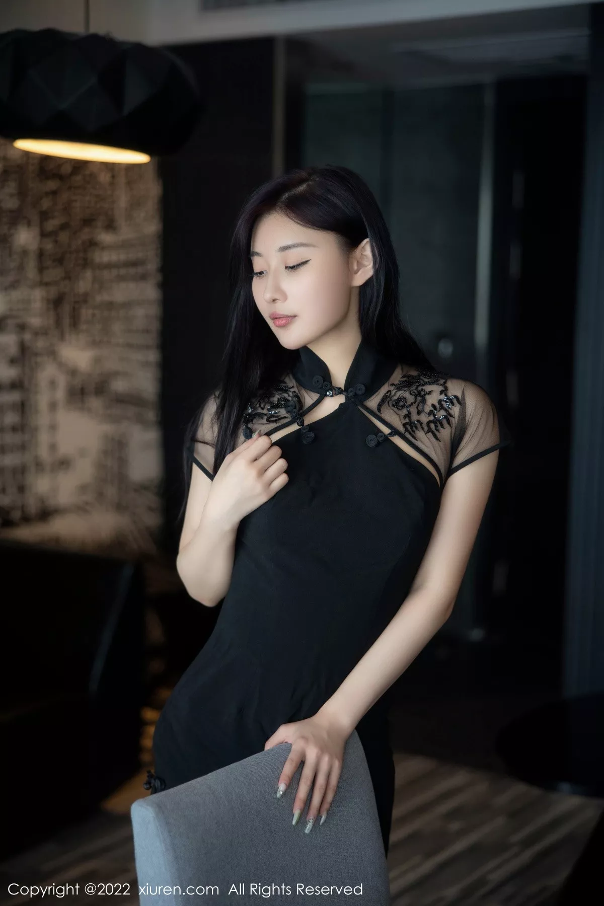 秀人集.com_[XiuRen秀人网]No.5691_模特顾楚楚maily性感黑色旗袍服配魅惑黑丝秀美腿甜美迷人写真86P