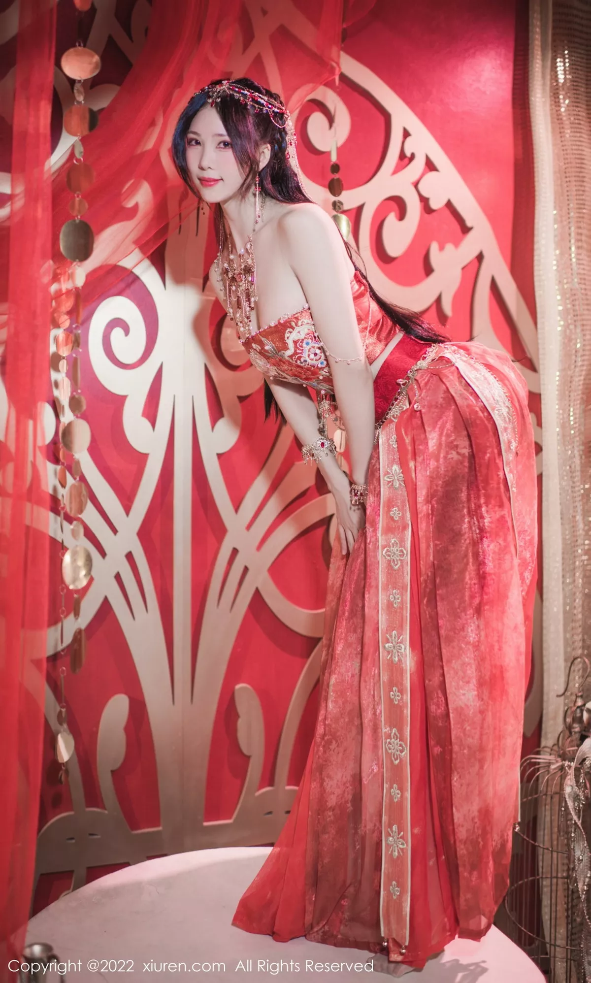 秀人集.com_[XiuRen秀人网]No.5699_模特利世性感西域舞娘扮演红色薄纱连衣裙秀曼妙身姿诱惑写真63P