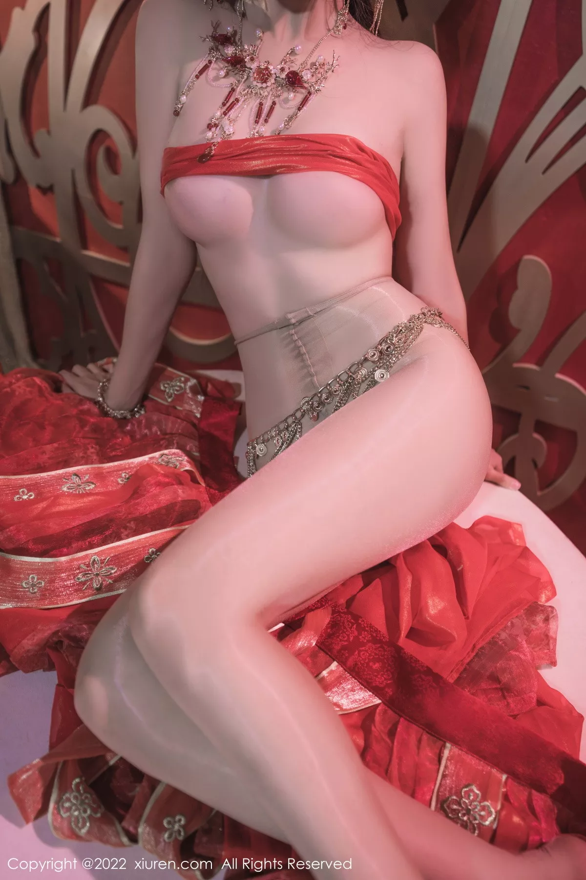 秀人集.com_[XiuRen秀人网]No.5699_模特利世性感西域舞娘扮演红色薄纱连衣裙秀曼妙身姿诱惑写真63P
