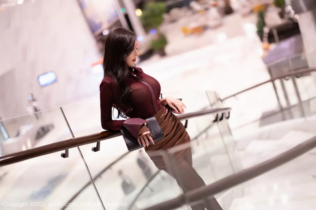 秀人集.com_[XiuRen秀人网]No.5707_女神王馨瑶yanni性感暗红色薄纱上衣配短裙秀完美身材诱惑写真90P