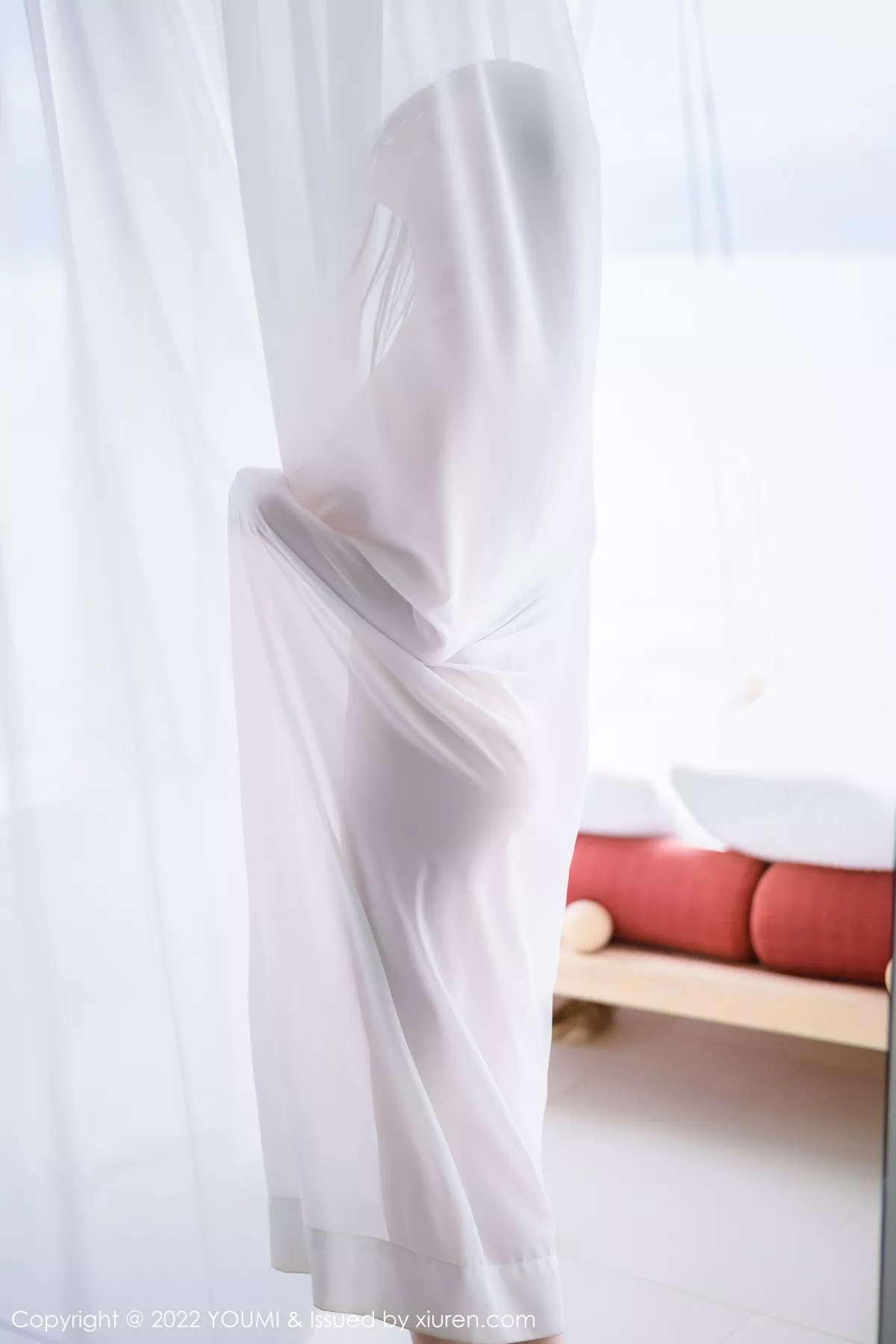 秀人集.com_[YouMi尤蜜荟]Vol.853_女神奶瓶土肥圆大理旅拍白色露肩连衣长裙秀翘臀美腿诱惑写真102P