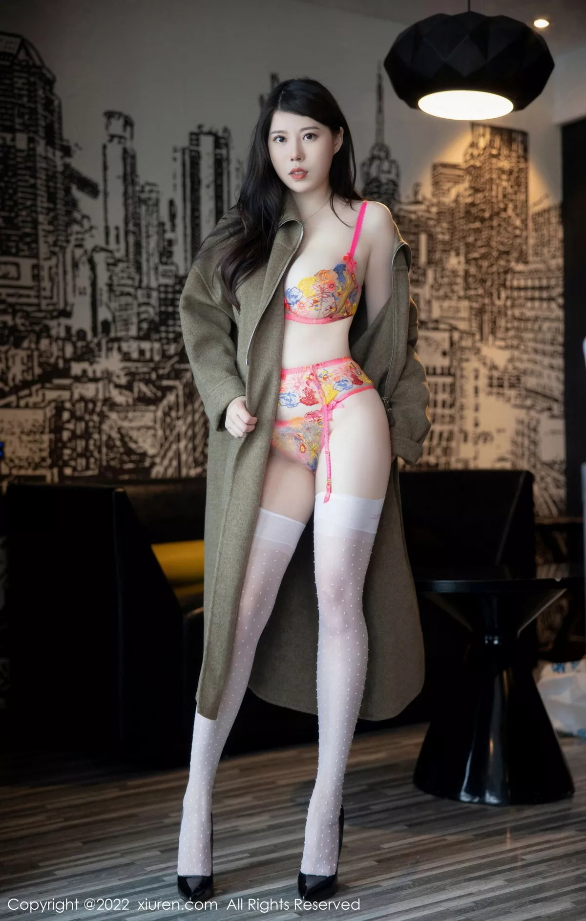 秀人集.com_[XiuRen秀人网]No.5723_模特白茹雪脱外套露性感轻透蕾丝内衣配白丝吊袜撩人诱惑写真79P