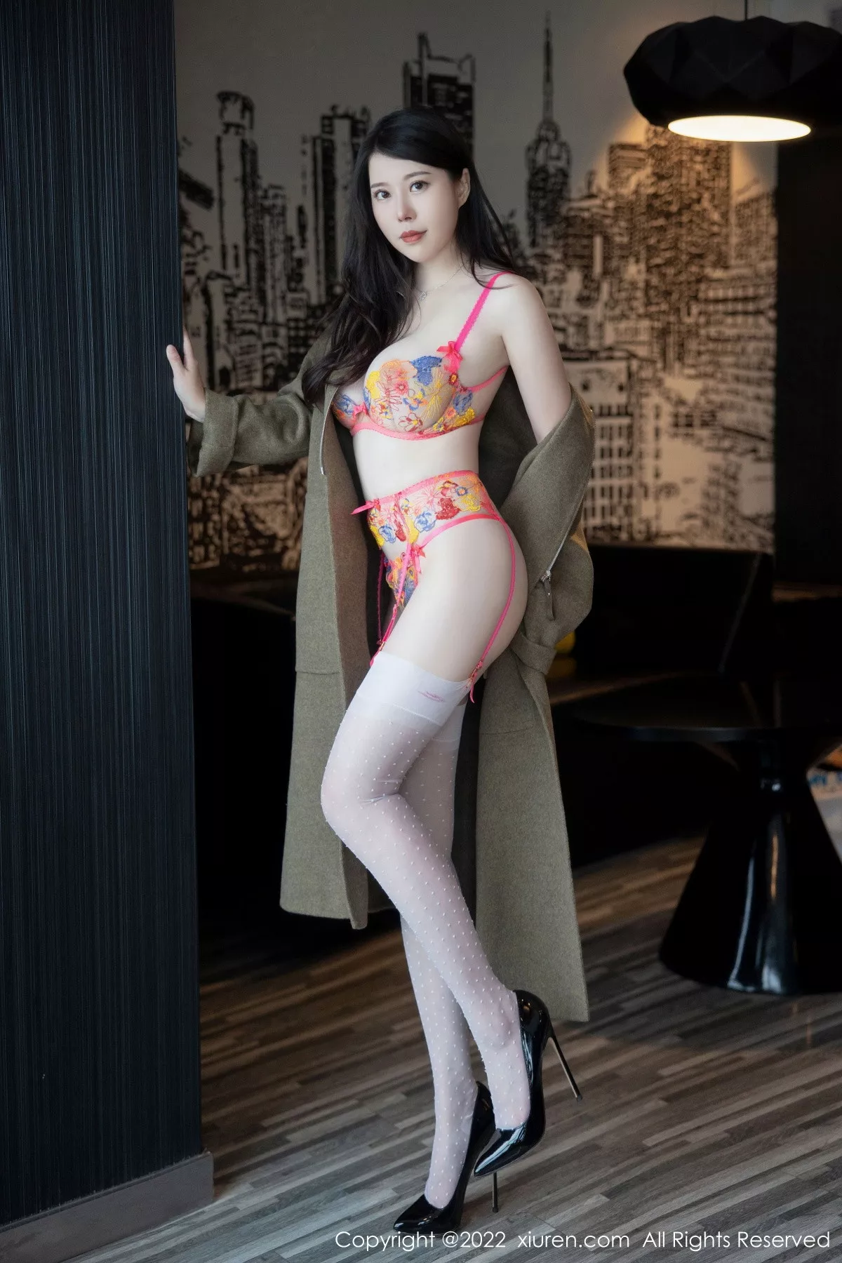 秀人集.com_[XiuRen秀人网]No.5723_模特白茹雪脱外套露性感轻透蕾丝内衣配白丝吊袜撩人诱惑写真79P