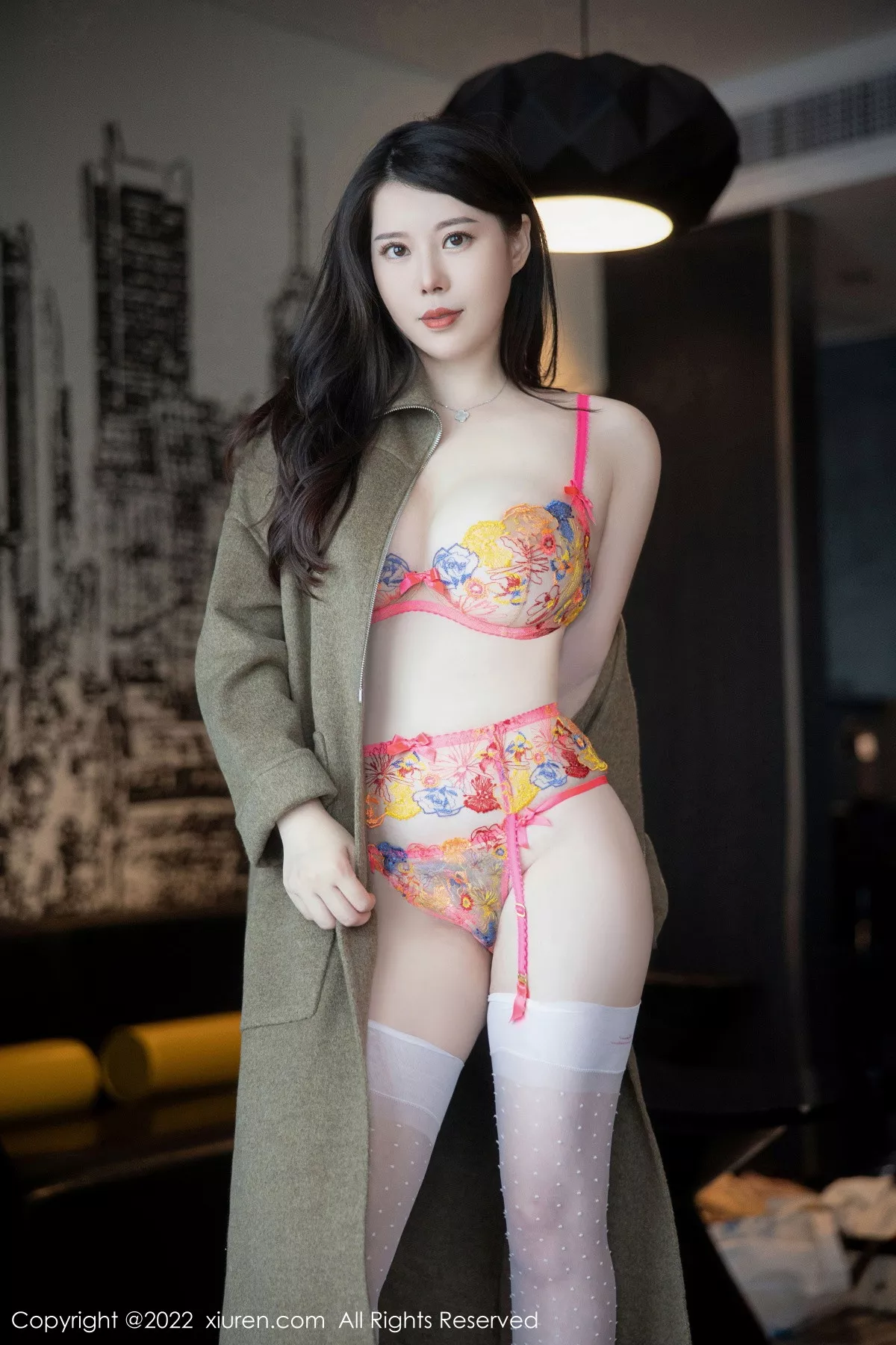 秀人集.com_[XiuRen秀人网]No.5723_模特白茹雪脱外套露性感轻透蕾丝内衣配白丝吊袜撩人诱惑写真79P