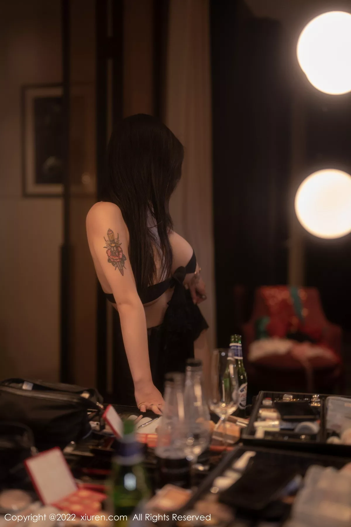 秀人集.com_[XiuRen秀人网]No.5722_模特美七Mia西双版纳旅拍黑色网纱连衣裙配黑丝袜丰满诱惑写真68P