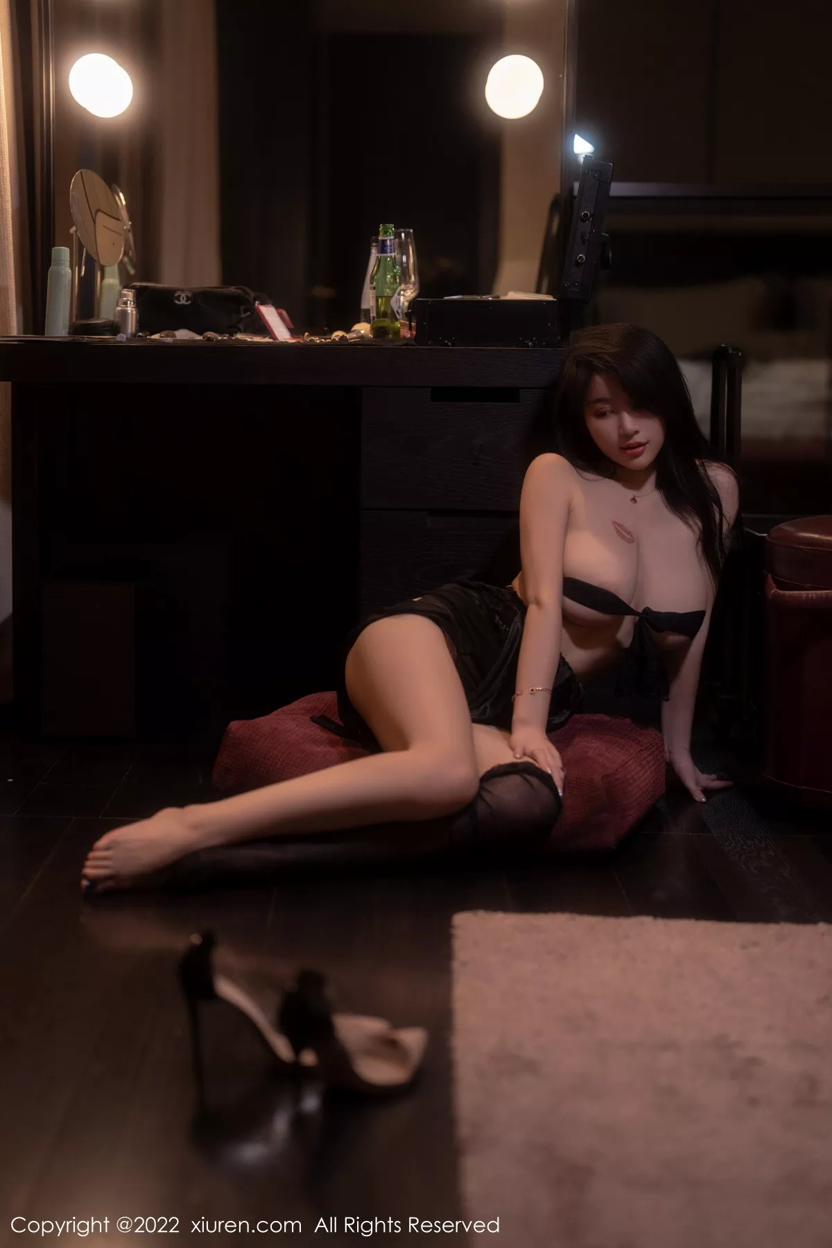 秀人集.com_[XiuRen秀人网]No.5722_模特美七Mia西双版纳旅拍黑色网纱连衣裙配黑丝袜丰满诱惑写真68P