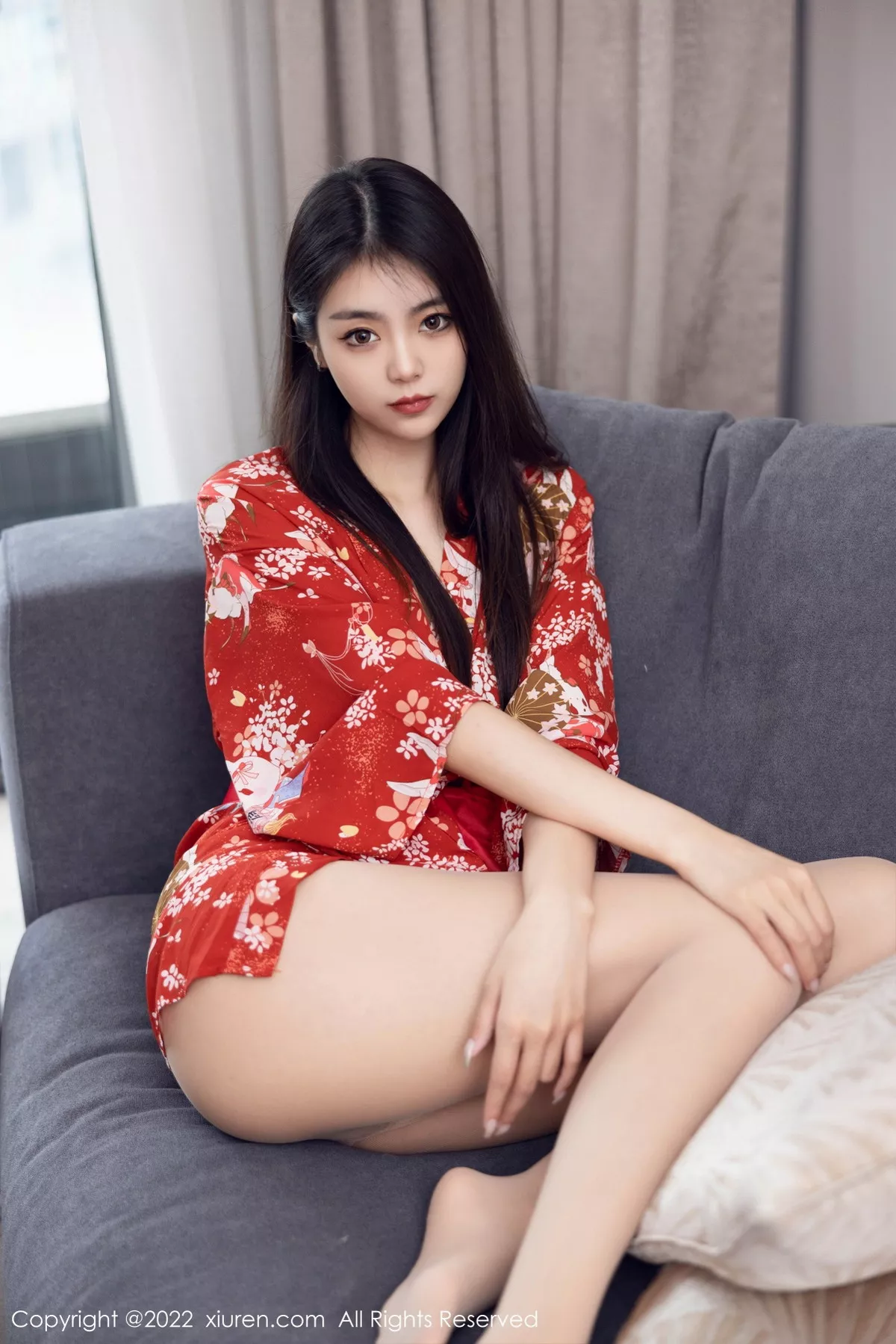 秀人集.com_[XiuRen秀人网]No.5736_模特可乐Vicky红色图案服饰配超薄无内肉丝秀翘臀美腿诱惑写真53P