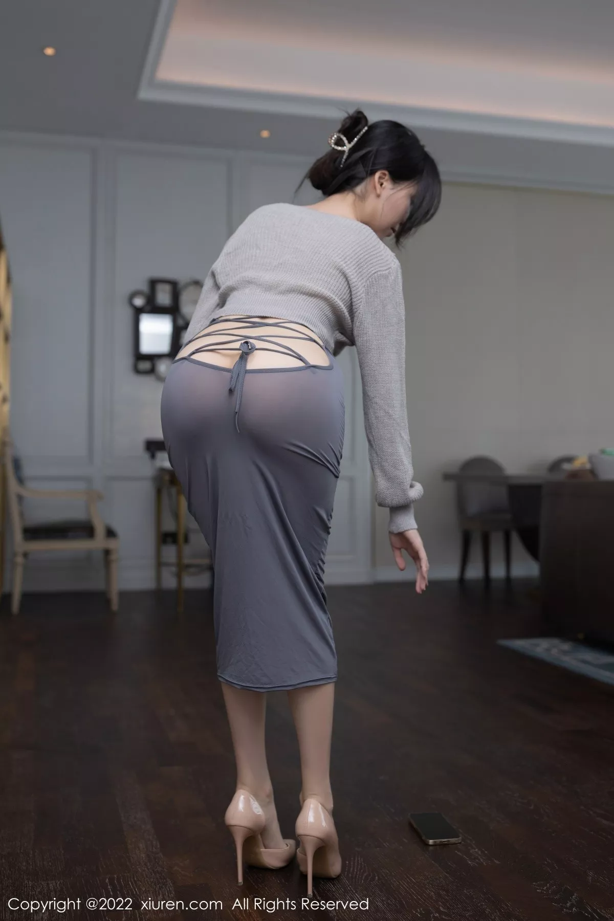 秀人集.com_[XiuRen秀人网]No.5620_模特利世情节拍摄性感灰色毛线上衣配长裙秀完美身材诱惑写真82P