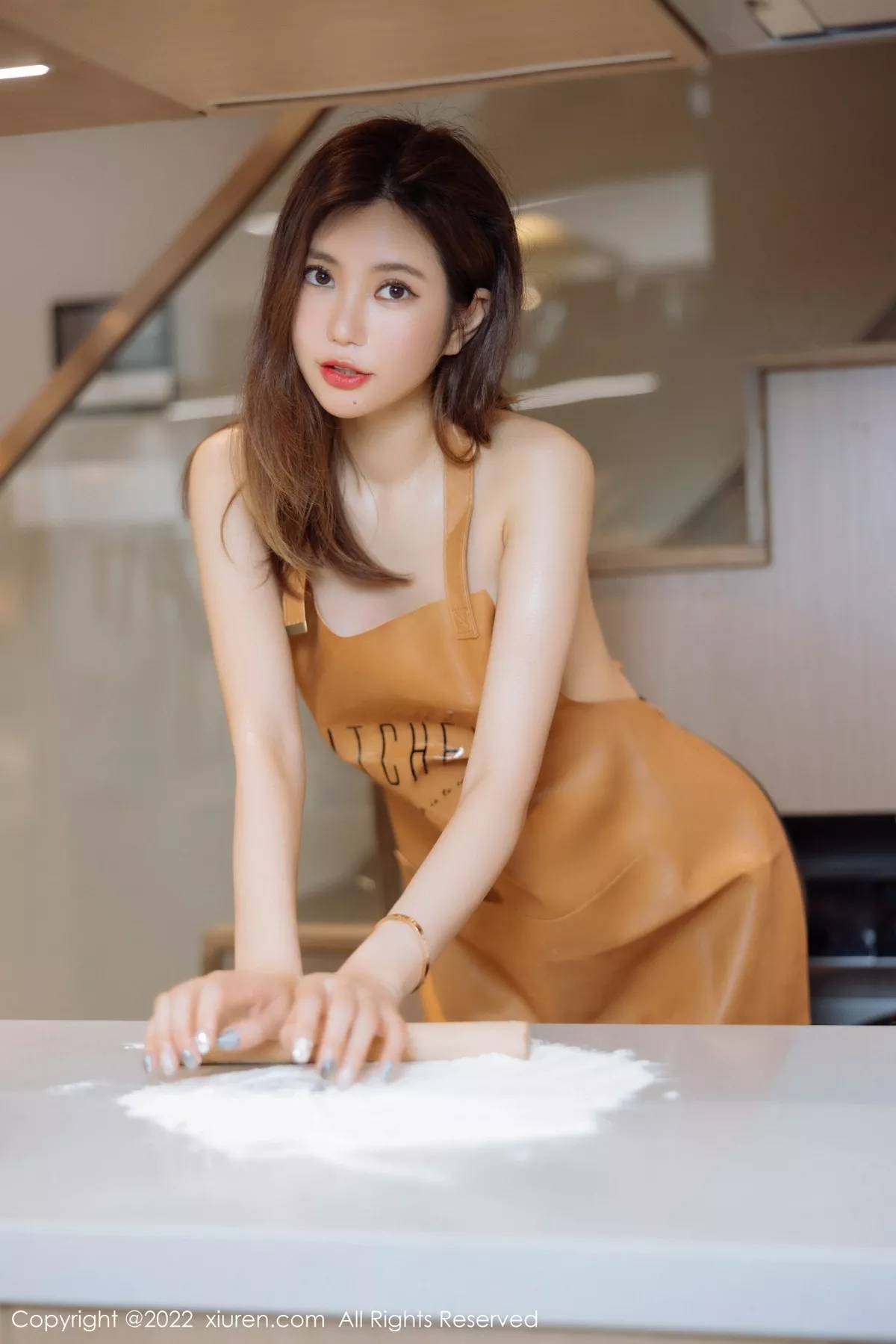 秀人集.com_[XiuRen秀人网]No.5634_女神绮里嘉ula淡粉色连衣短裙+性感真空厨娘围裙撩人诱惑写真63P