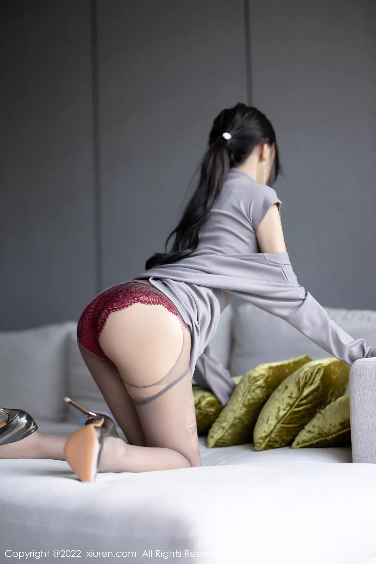 秀人集.com_[XiuRen秀人网]No.5745_女神王馨瑶yanni女学者的反转主题典雅灰色长裙性感迷人写真84P