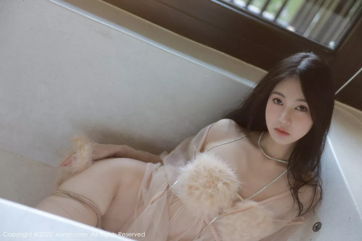 秀人集.com_[XiuRen秀人网]No.5796_模特谢晚晚浅色薄纱轻透情趣服配超薄肉丝秀惹火身材诱惑写真58P