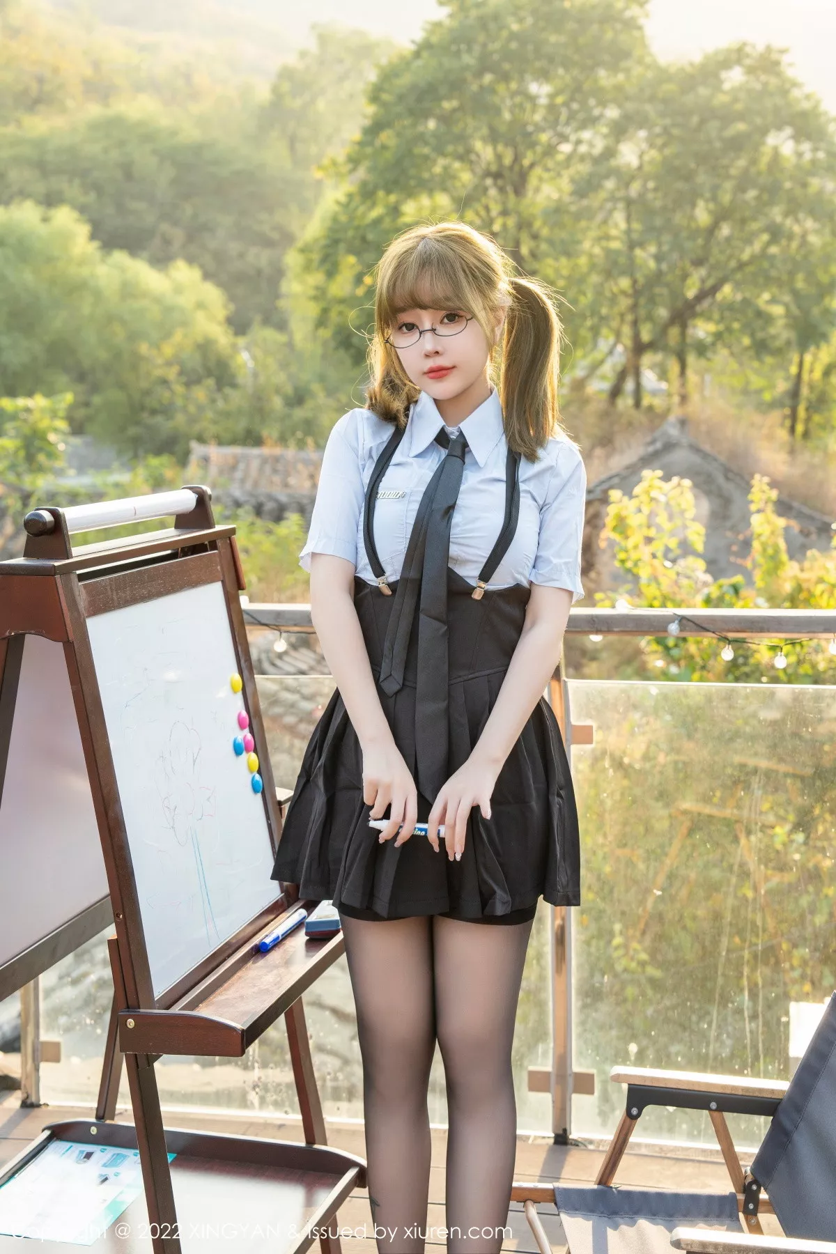 秀人集.com_[XINGYAN星颜社]VOL.153_女神王雨纯浅蓝色T恤配黑虽然背带裙露白色内衣超薄黑丝诱惑写真71P