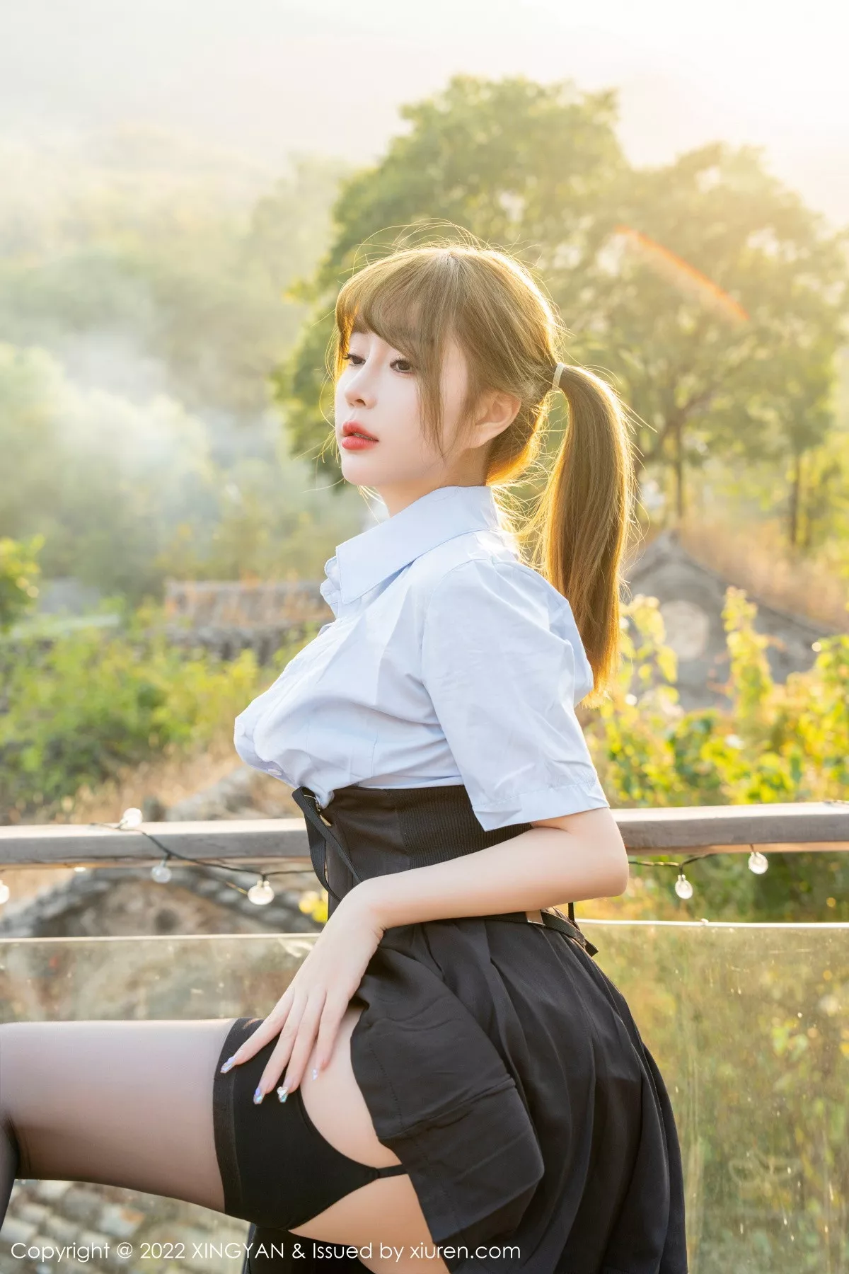 秀人集.com_[XINGYAN星颜社]VOL.153_女神王雨纯浅蓝色T恤配黑虽然背带裙露白色内衣超薄黑丝诱惑写真71P