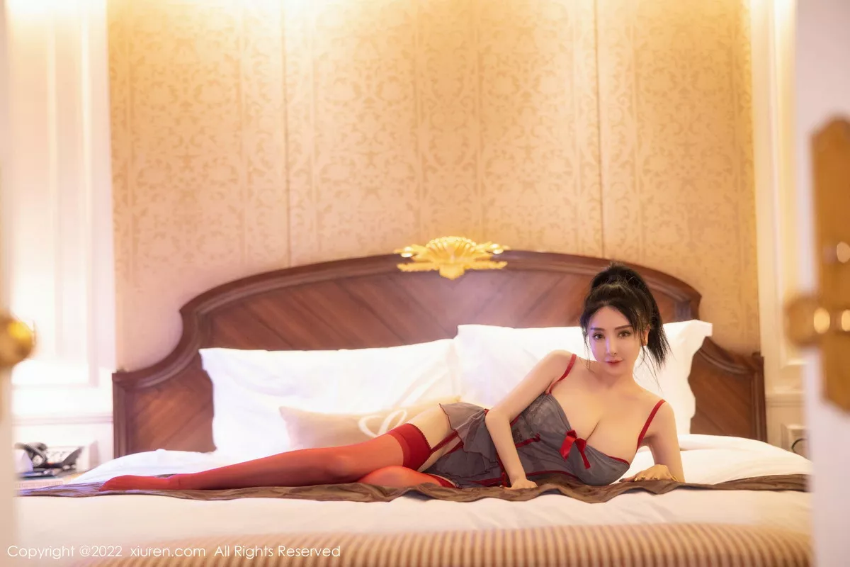 秀人集.com_[XiuRen秀人网]No.5818_模特潘娇娇性感灰色情趣服配红丝吊袜秀巨乳肥臀撩人诱惑写真81P