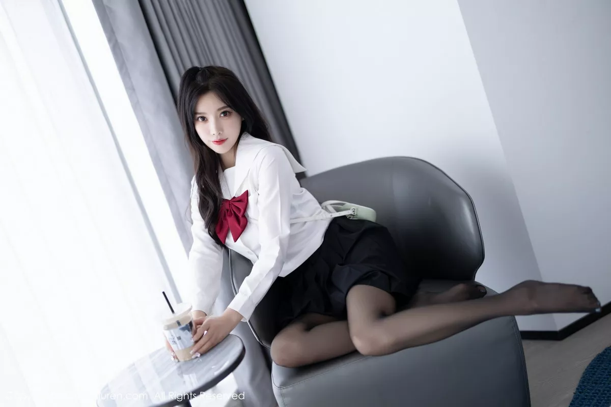 秀人集.com_[XiuRen秀人网]No.5823_女神杨晨晨Yome性感白T配黑色短裙露黑色内衣迷人诱惑写真94P