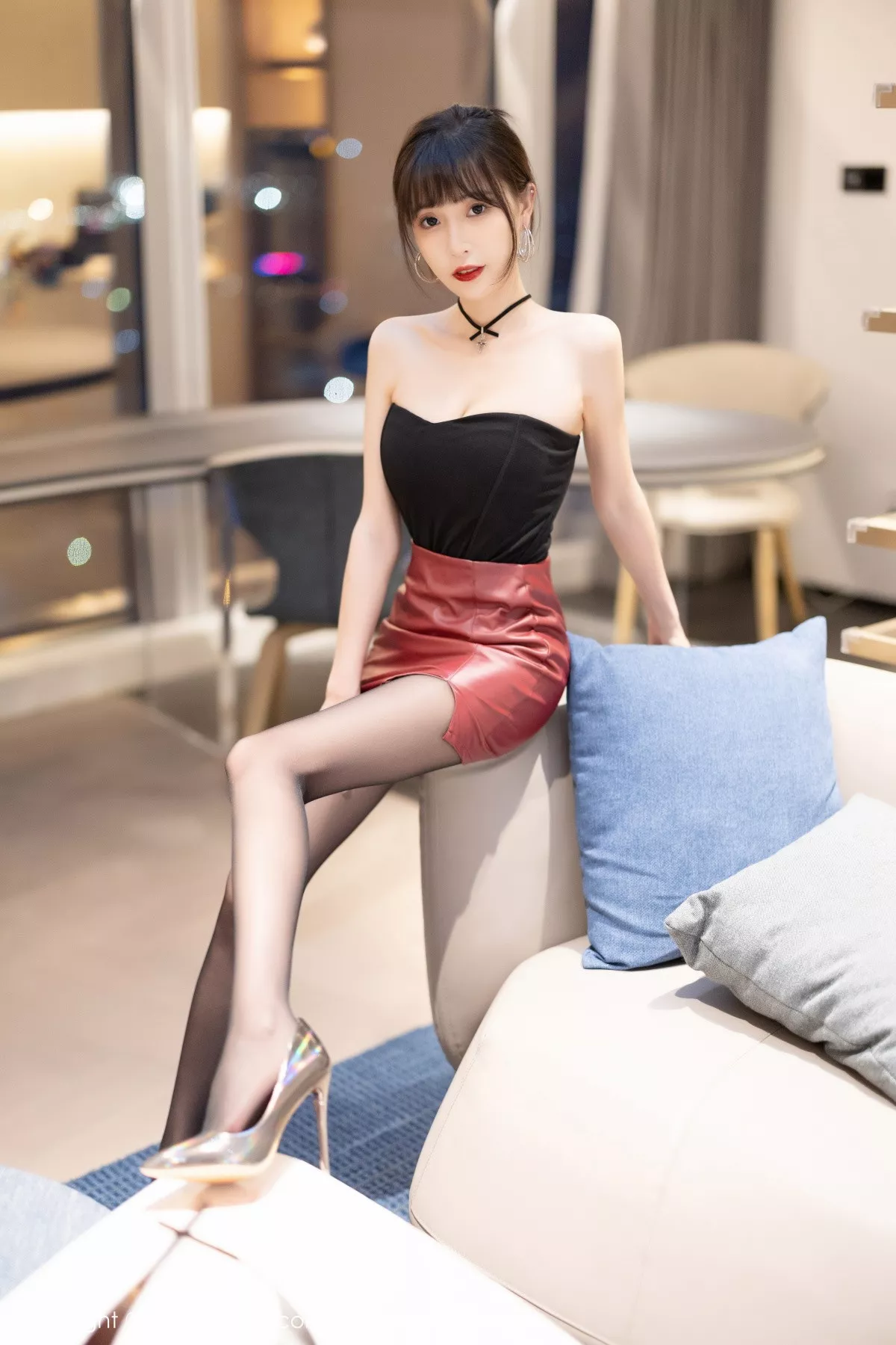 秀人集.com_[XiuRen秀人网]No.5831_模特林星阑黑色露肩上衣配红色皮质短裙秀超薄无内黑丝诱惑写真88P