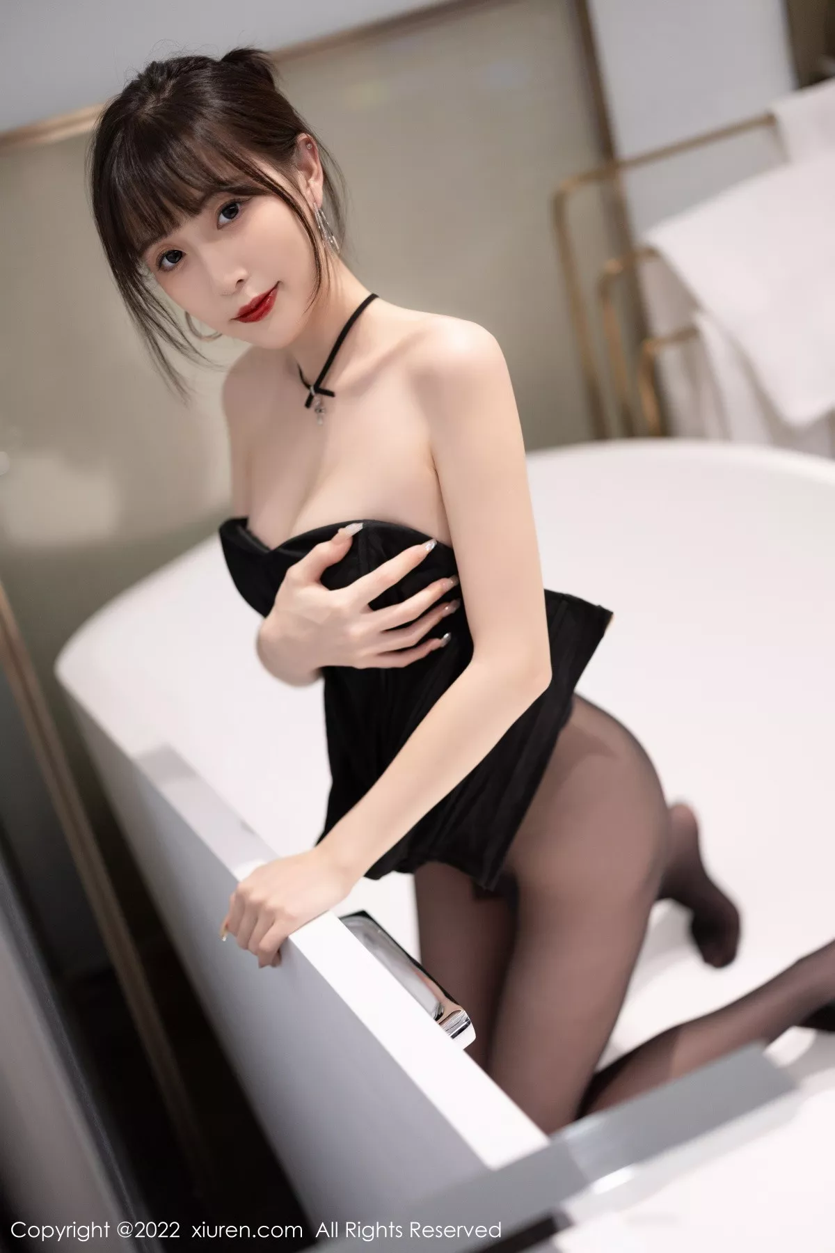 秀人集.com_[XiuRen秀人网]No.5831_模特林星阑黑色露肩上衣配红色皮质短裙秀超薄无内黑丝诱惑写真88P