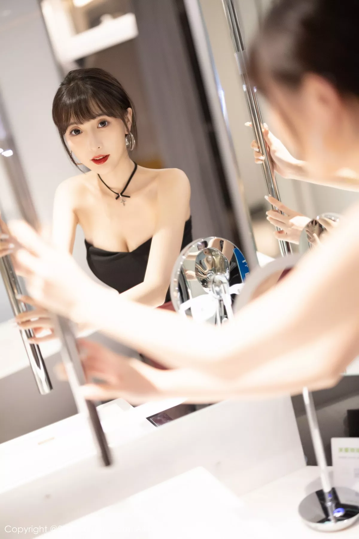 秀人集.com_[XiuRen秀人网]No.5831_模特林星阑黑色露肩上衣配红色皮质短裙秀超薄无内黑丝诱惑写真88P