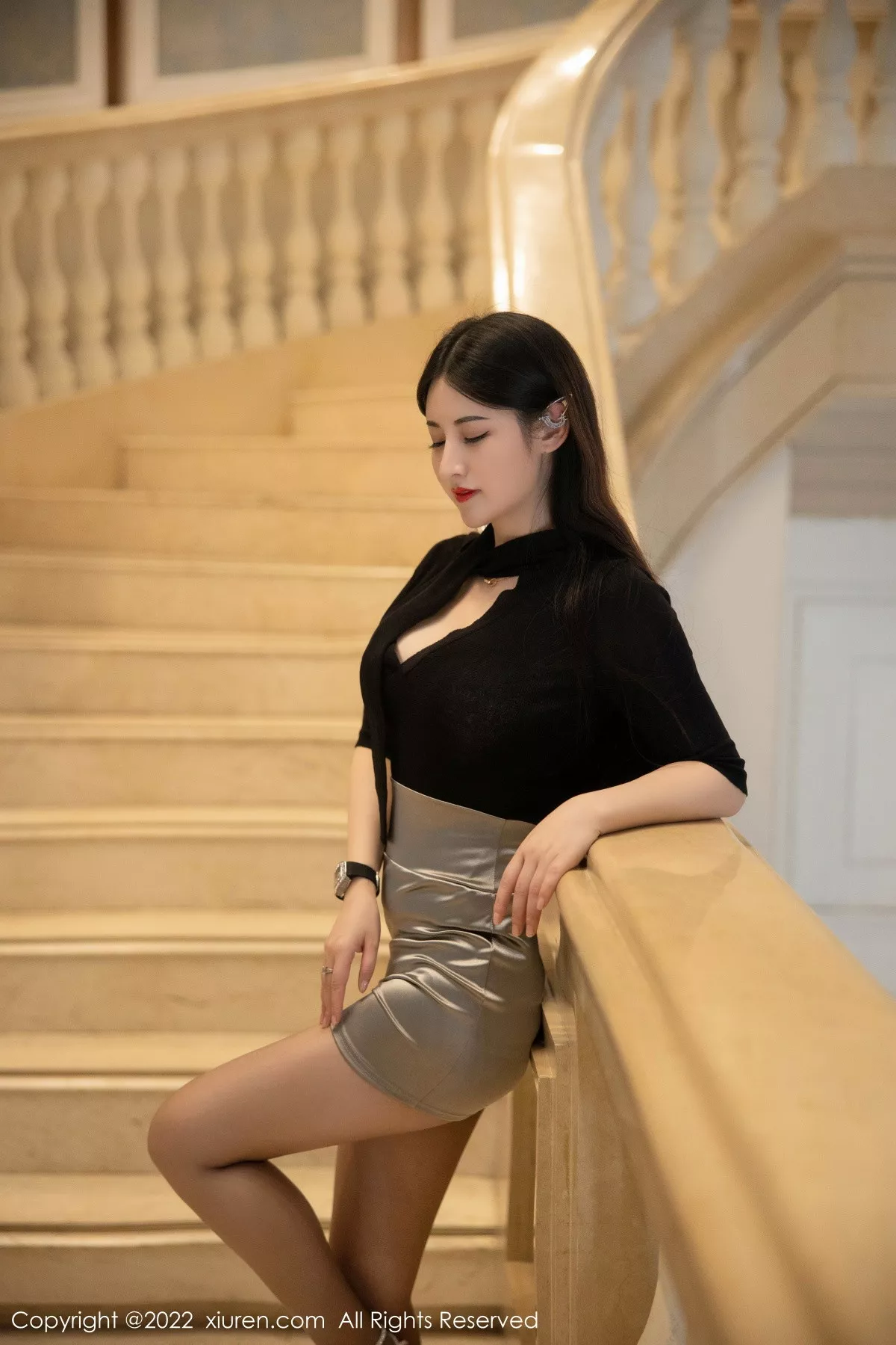 秀人集.com_[XiuRen秀人网]No.5829_模特诗诗kiki黑色上衣配浅灰色短裙露性感蕾丝内衣惹火诱惑写真92P