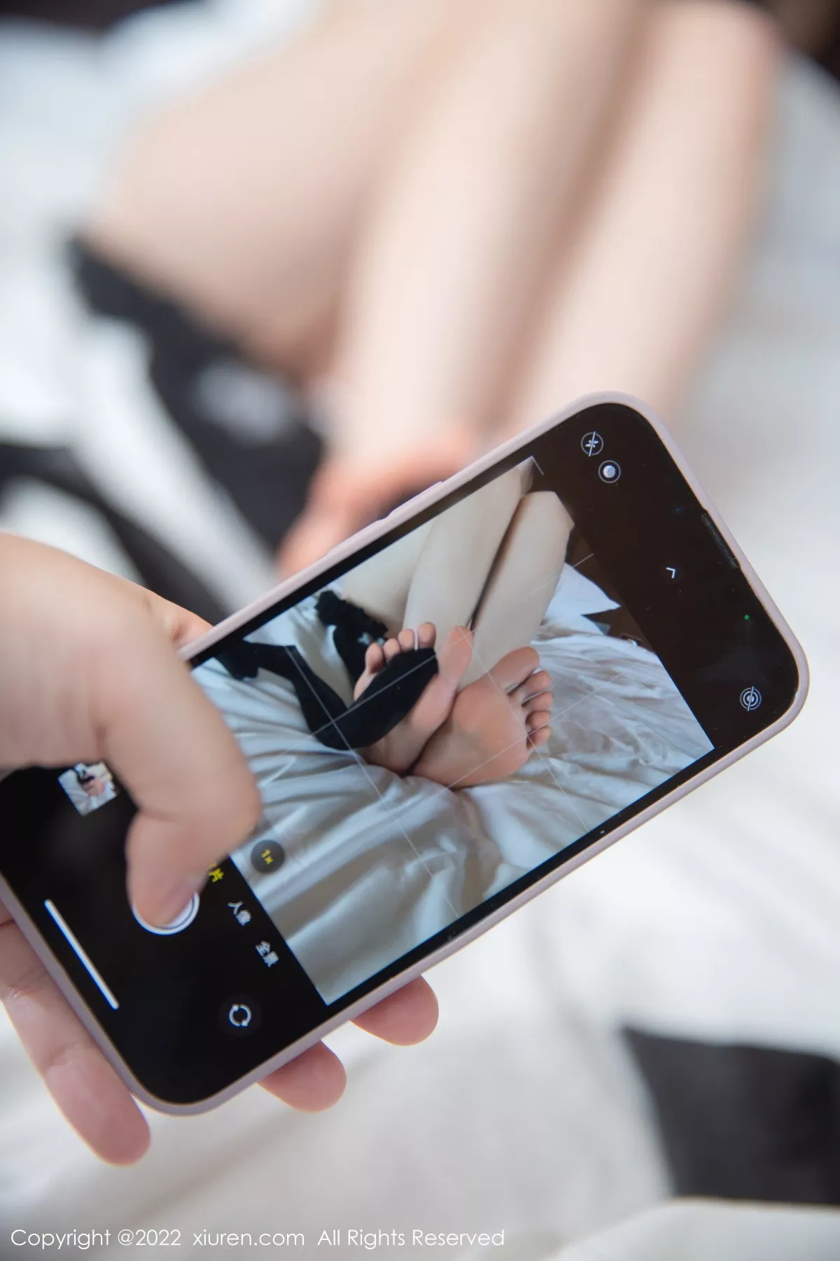 秀人集.com_[XiuRen秀人网]No.5842_模特夏甜甜性感白色上衣配灰短裙露蕾丝内衣超薄黑丝诱惑写真69P