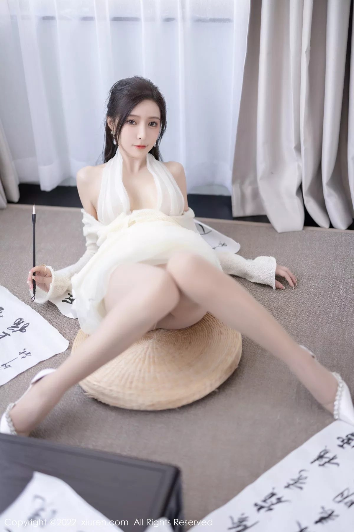 秀人集.com_[XiuRen秀人网]No.5846_女神王馨瑶yanni性感白色连衣裙配超薄肉丝秀翘臀美腿诱惑写真87P