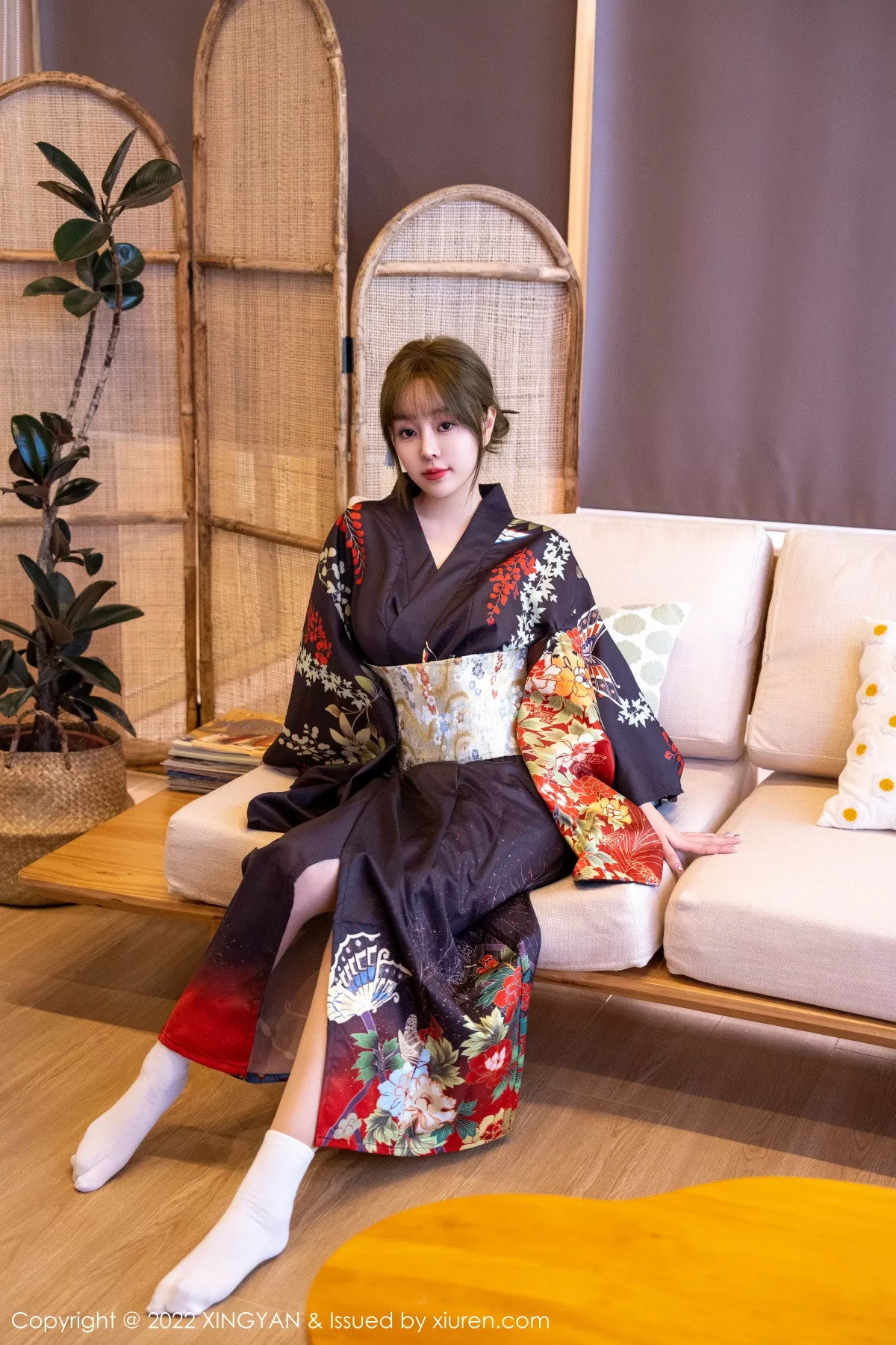 秀人集.com_[XINGYAN星颜社]VOL.154_女神王雨纯脱深色日式和服露性感白色内衣配超薄肉丝诱惑写真82P