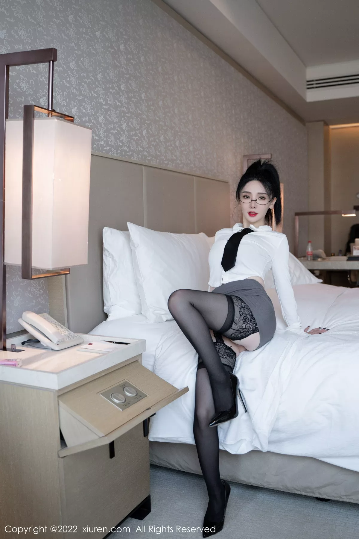 秀人集.com_[XiuRen秀人网]No.5856_模特潘娇娇性感白色上衣配灰短裙半撩秀巨乳肥臀惹火诱惑写真118P