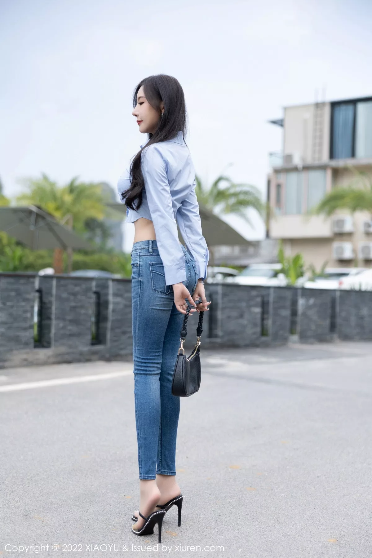 秀人集.com_[XiaoYu画语界]Vol.904_女神王馨瑶yanni杭州旅拍浅蓝T恤配牛仔裤露白色内衣诱惑写真88P