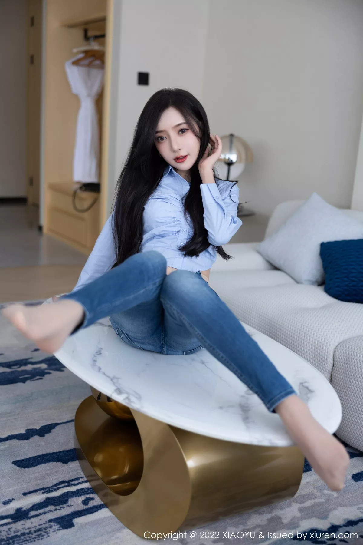 秀人集.com_[XiaoYu画语界]Vol.904_女神王馨瑶yanni杭州旅拍浅蓝T恤配牛仔裤露白色内衣诱惑写真88P