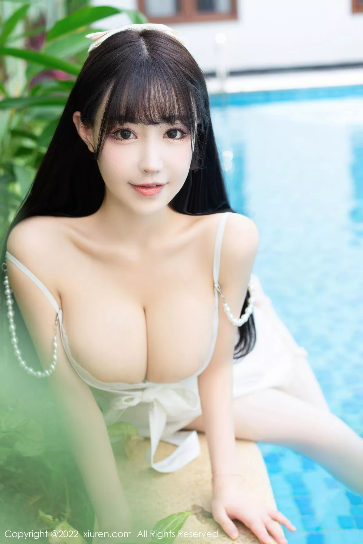 秀人集.com_[XiuRen秀人网]No.5755_女神朱可儿Flora泳池场景性感白色吊带短裙秀丰乳肥臀诱惑写真84P