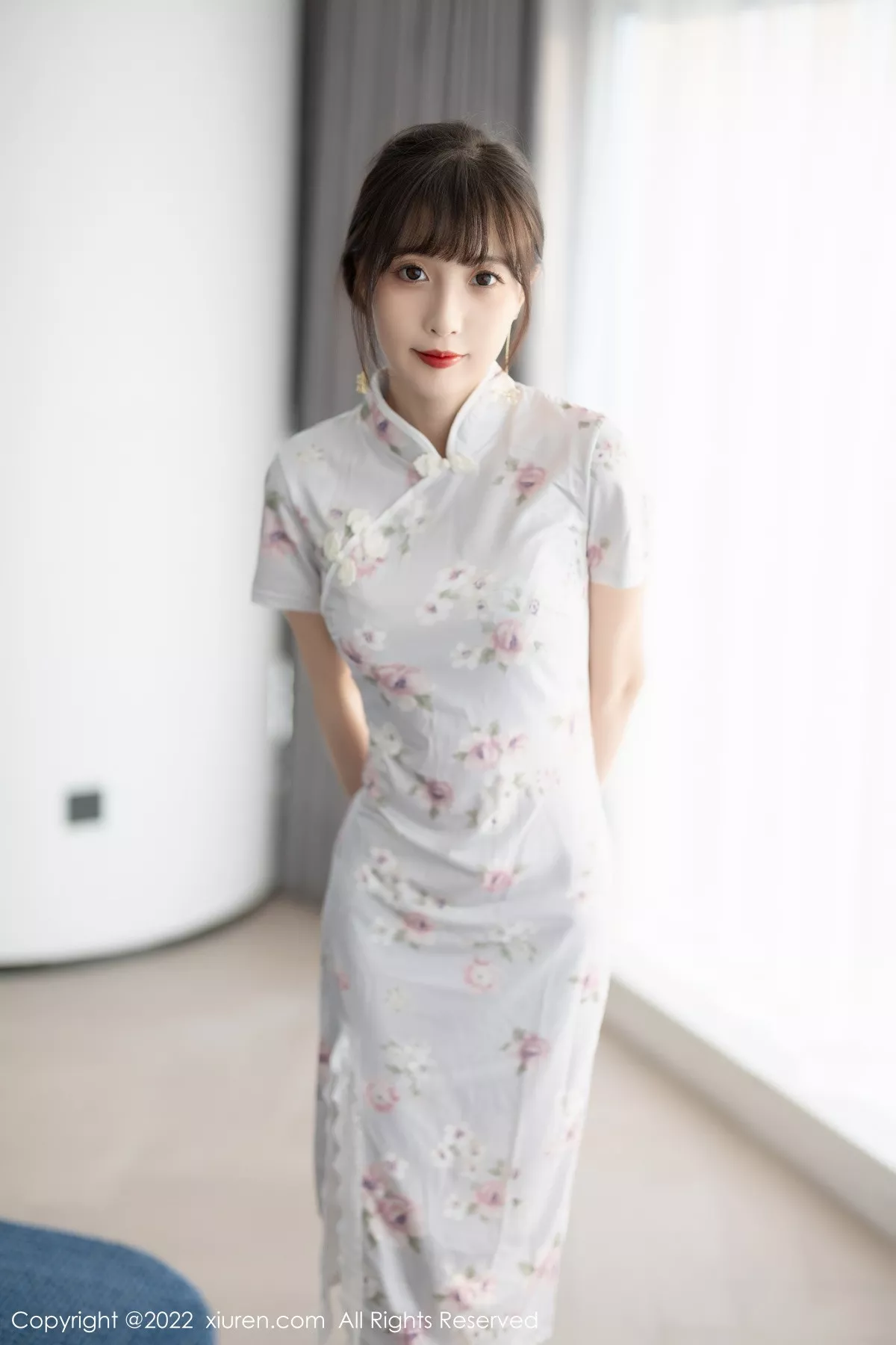 秀人集.com_[XiuRen秀人网]No.5757_模特林星阑白色图案旗袍露浅色蕾丝内衣配白丝袜甜美迷人写真90P