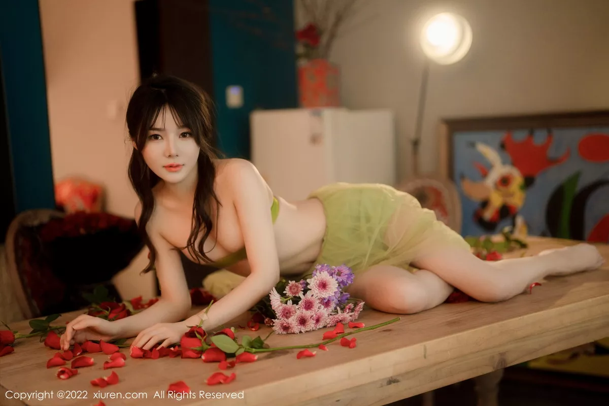 秀人集.com_[XiuRen秀人网]No.5875_模特婠婠么私房性感淡绿色连衣裙秀曼妙身姿白嫩美腿诱惑写真85P