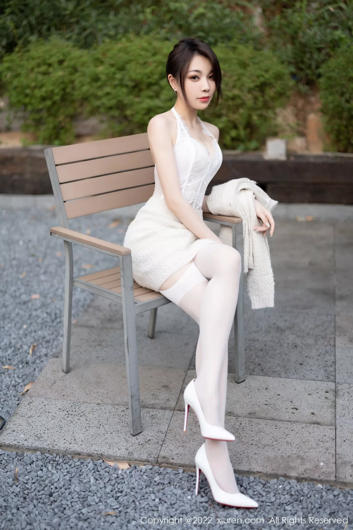 秀人集.com_[XiuRen秀人网]No.5880_女神徐莉芝Booty半脱露性感白色蕾丝内衣配白丝吊袜诱惑写真88P