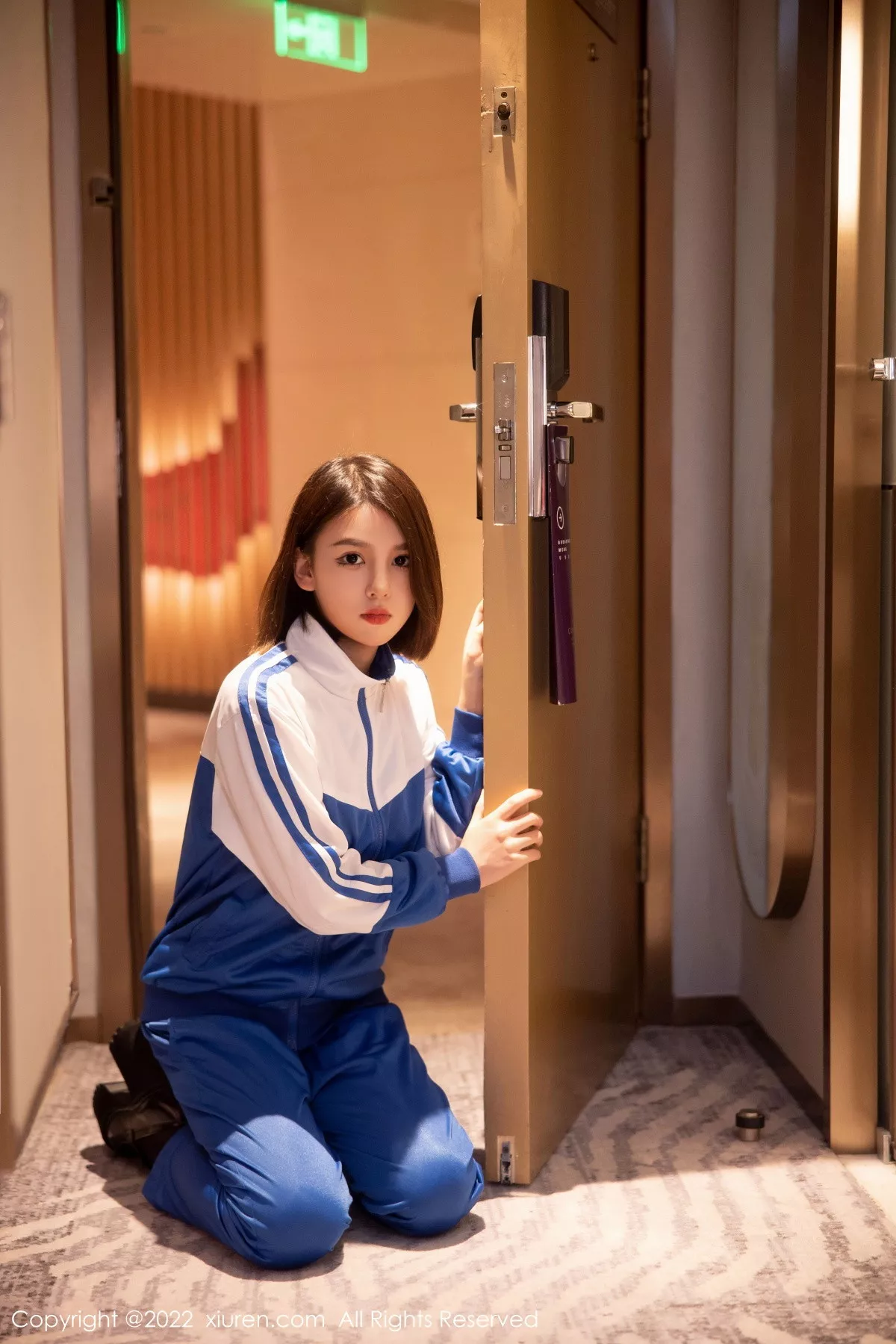 秀人集.com_[XiuRen秀人网]No.5766_模特美羊羊宾馆场景脱运动装露黑色薄纱情趣内衣迷人诱惑写真90P