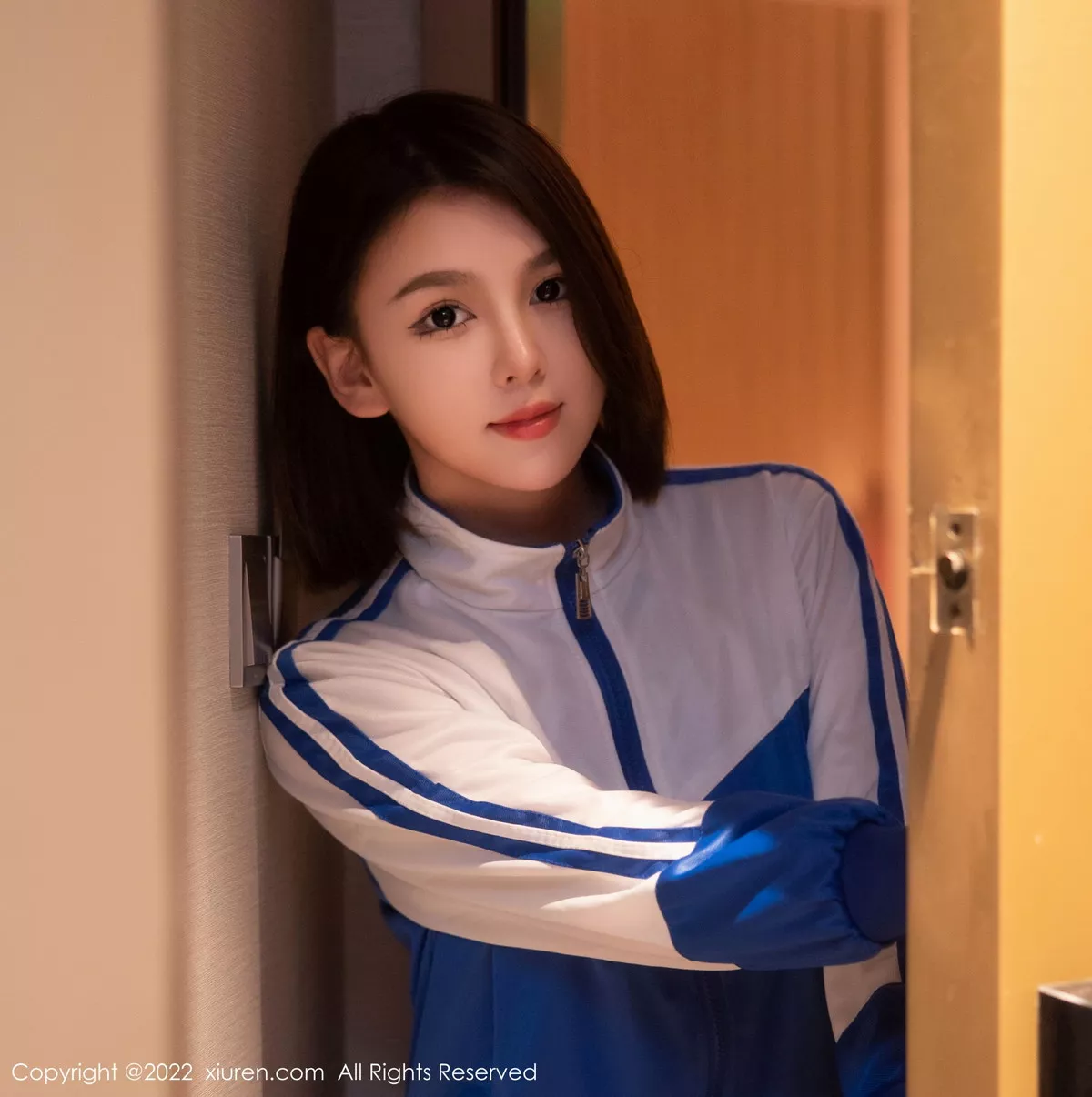 秀人集.com_[XiuRen秀人网]No.5766_模特美羊羊宾馆场景脱运动装露黑色薄纱情趣内衣迷人诱惑写真90P