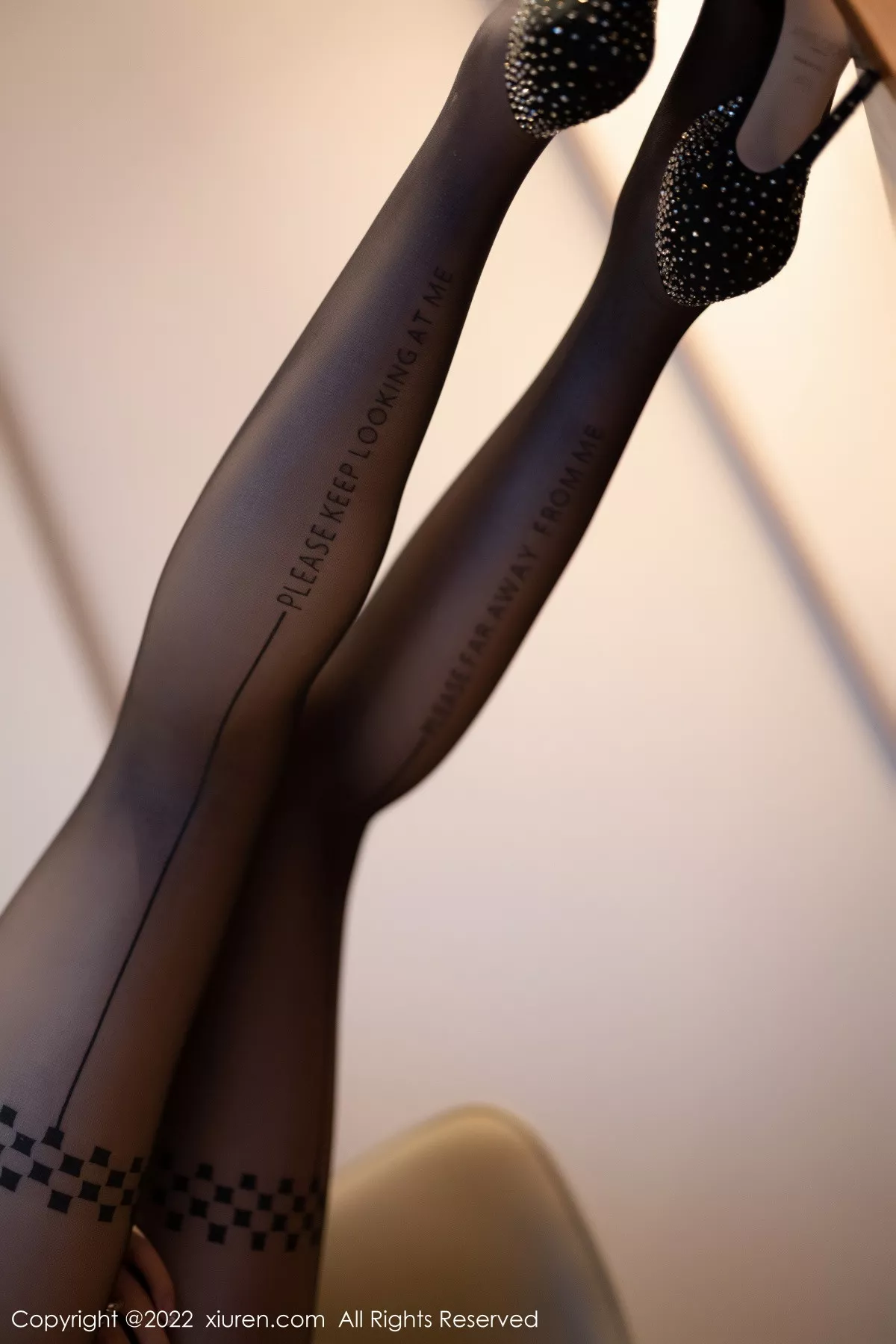 秀人集.com_[XiuRen秀人网]No.5770_女神徐莉芝Booty脱白上衣露浅色情趣蕾丝内衣超薄黑丝诱惑写真84P