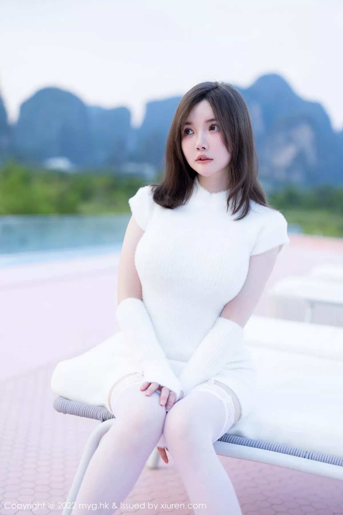 秀人集.com_[MyGirl美媛馆]Vol.644_模特糯美子脱性感白色连衣短裙露蕾丝内衣配白丝吊袜诱惑写真65P