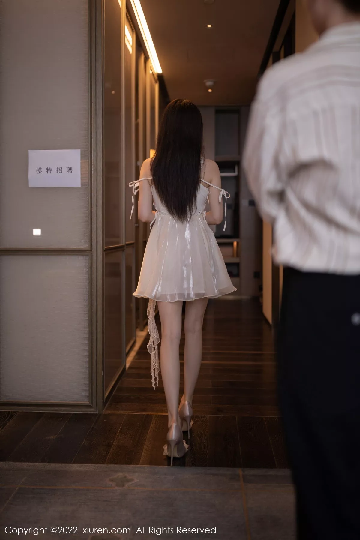 秀人集.com_[XiuRen秀人网]No.5776_模特鱼子酱Fish模特招聘主题浅色薄纱连衣裙秀完美身材诱惑写真75P