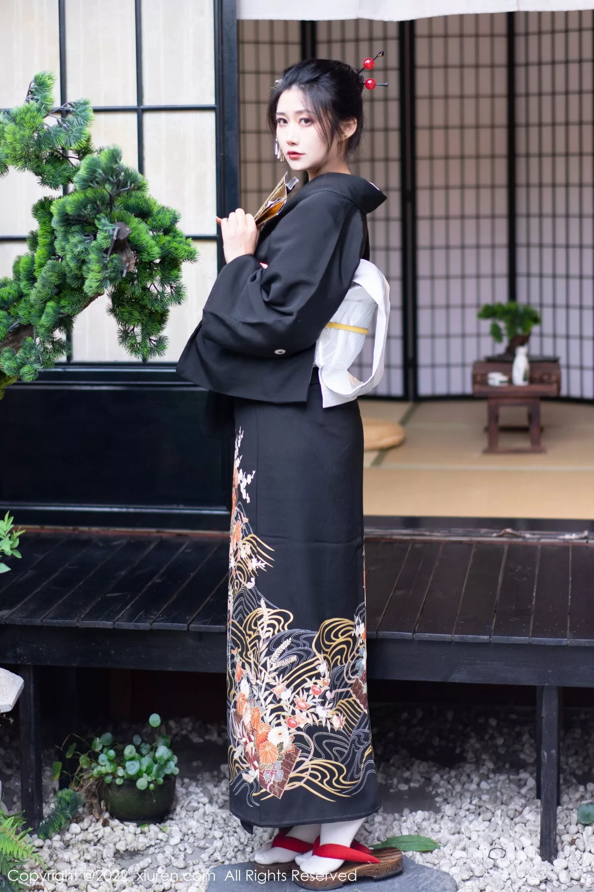 秀人集.com_[XiuRen秀人网]No.5932_模特laura阿姣性感深色日式和服半脱秀柔美身材迷人诱惑写真74P