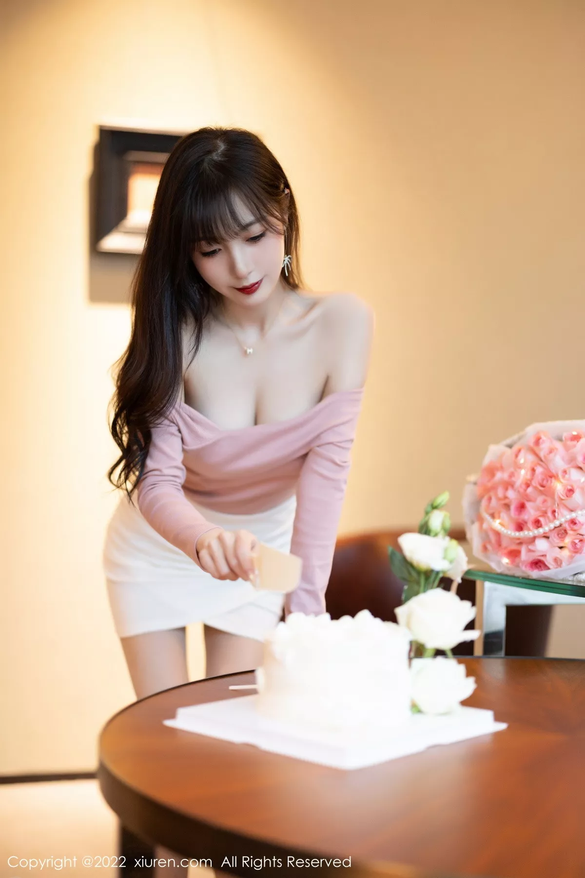 秀人集.com_[XiuRen秀人网]No.5934_模特林星阑紫色露肩上衣配白短裙露蕾丝内衣开档肉丝诱惑写真81P