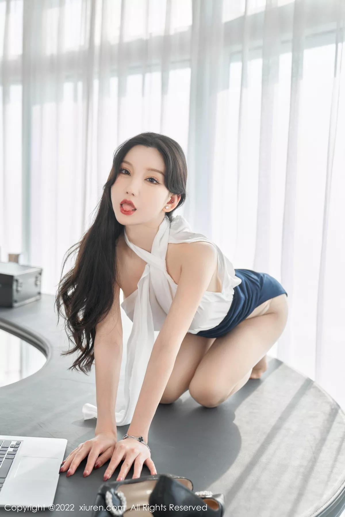 秀人集.com_[XiuRen秀人网]No.5948_女神周于希Sally女秘书主题白色轻透衣配黑短裙秀翘臀诱惑写真70P