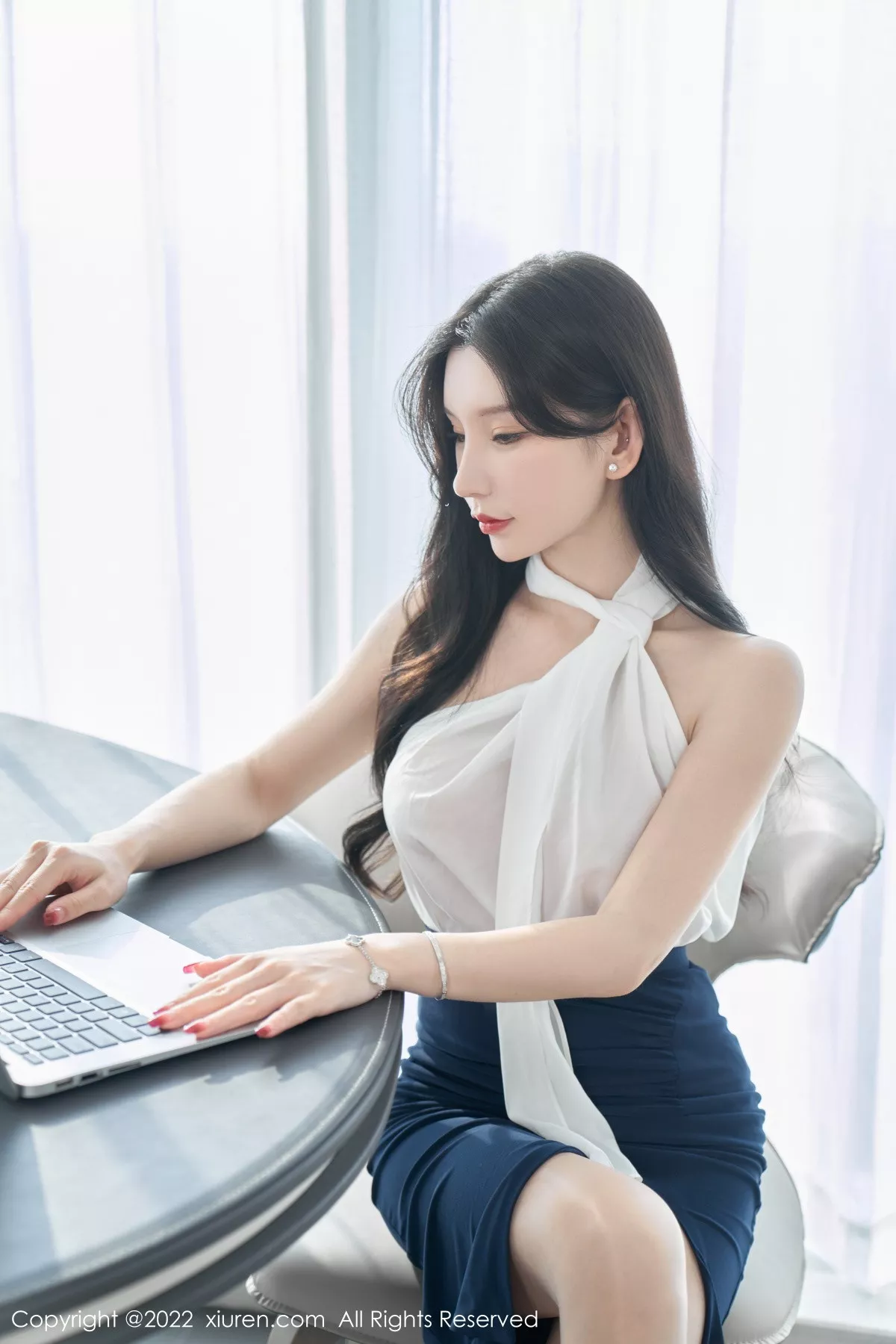 秀人集.com_[XiuRen秀人网]No.5948_女神周于希Sally女秘书主题白色轻透衣配黑短裙秀翘臀诱惑写真70P