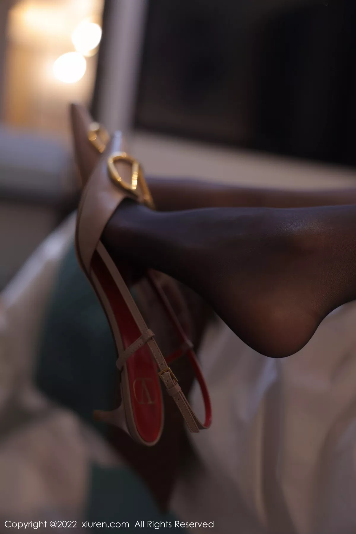 秀人集.com_[XiuRen秀人网]No.5964_模特77qiqi私房半脱露性感淡红色蕾丝内衣配超薄黑丝魅惑写真88P