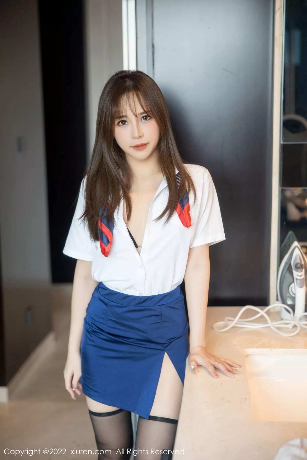 秀人集.com_[XiuRen秀人网]No.5967_模特icy猪白色上衣配蓝短裙露黑色内衣秀魔鬼身材迷人诱惑写真69P